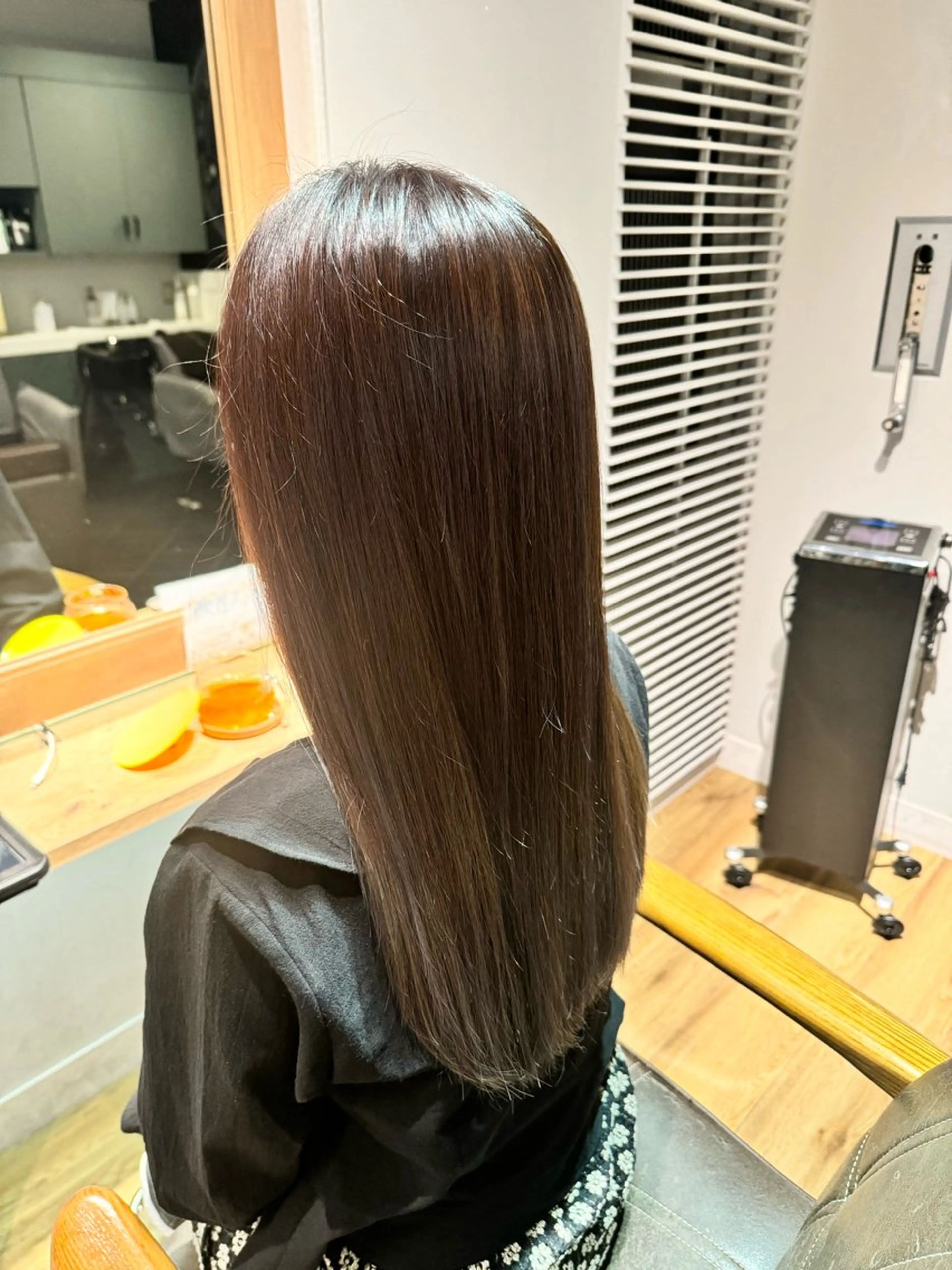 ロング カラー グレージュ ラベンダーカラー ラベンダーグレージュ ラベンダーグレー ヘアカラー トリートメント ツキダテ ユイのヘアスタイル