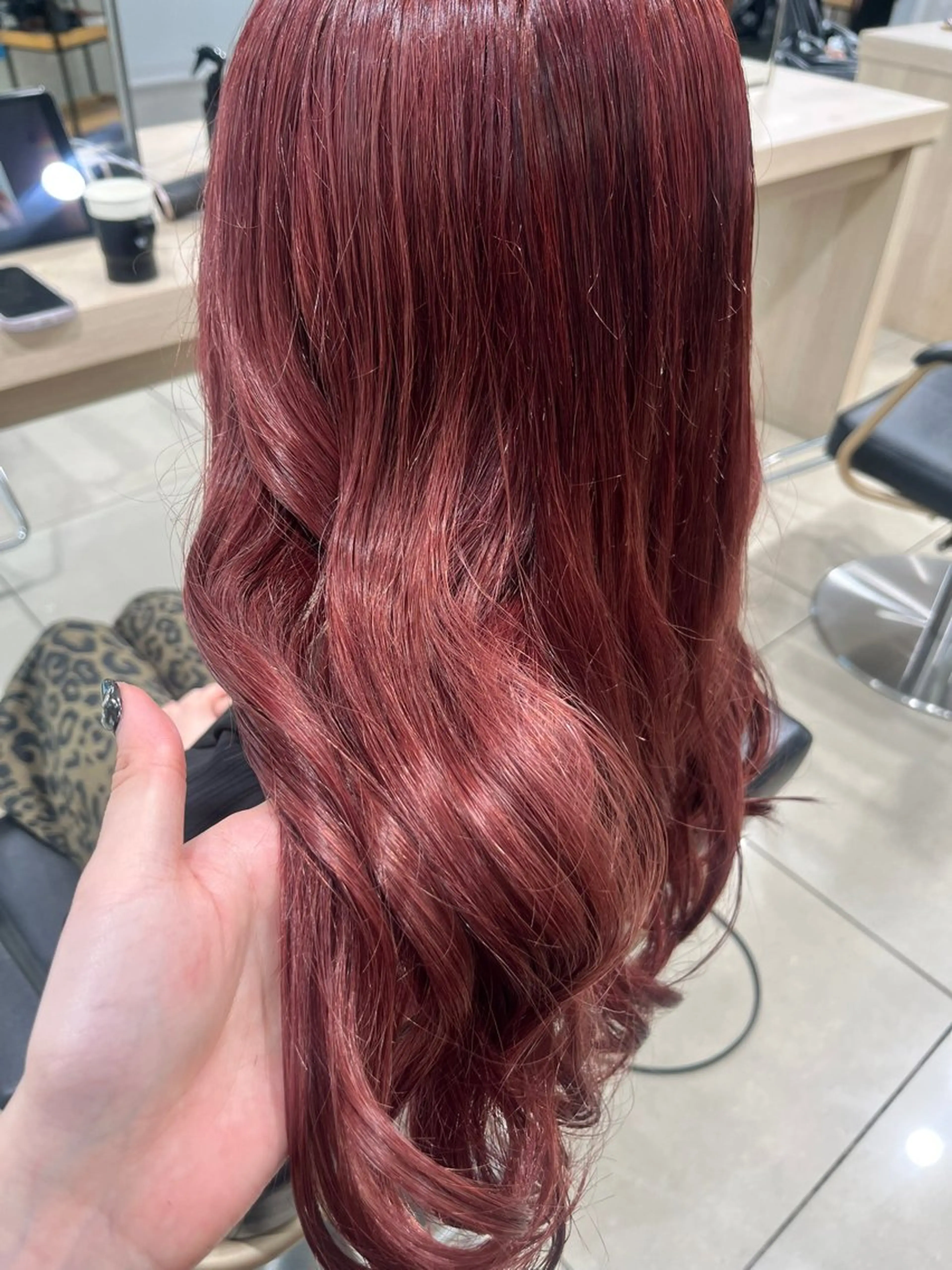 ロング カラー ブリーチ ケアブリーチ カシス ダブルカラー ブリーチなしカラー カット ヘアカラー 巖本 真希のヘアスタイル