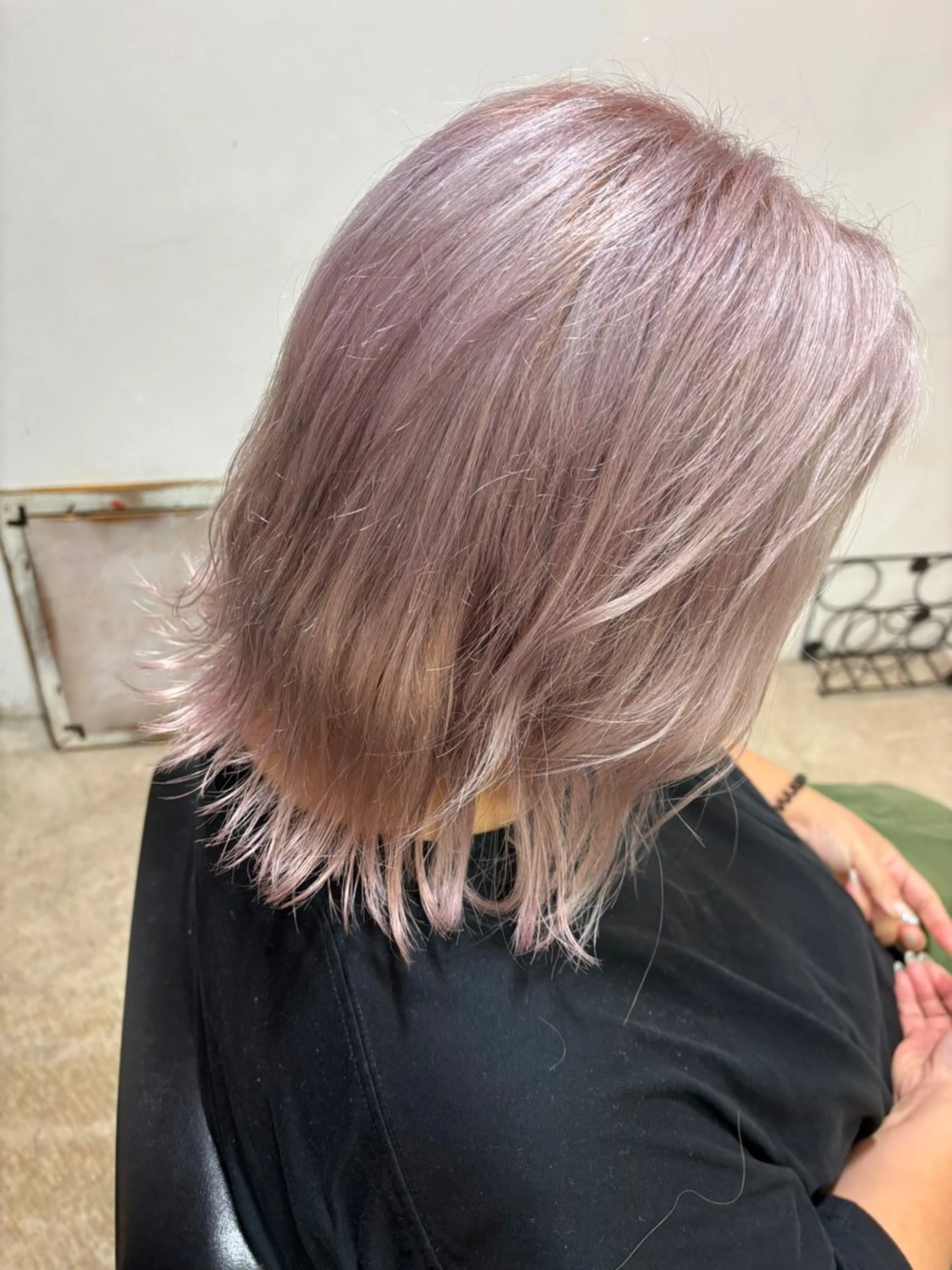 ミディアム パープルカラー イナイ ハルカのヘアスタイル