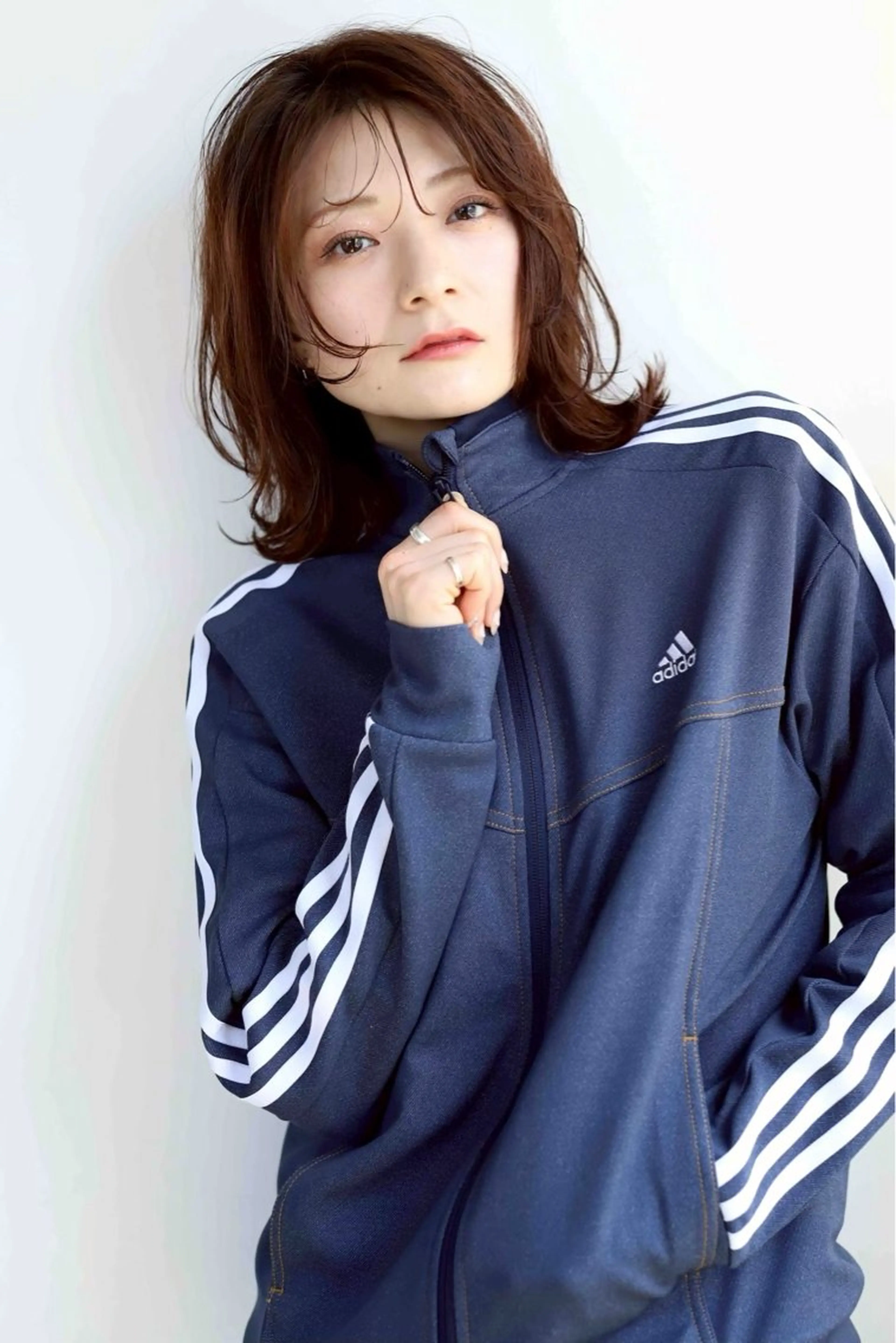 ミディアム 尾崎 優花のヘアスタイル