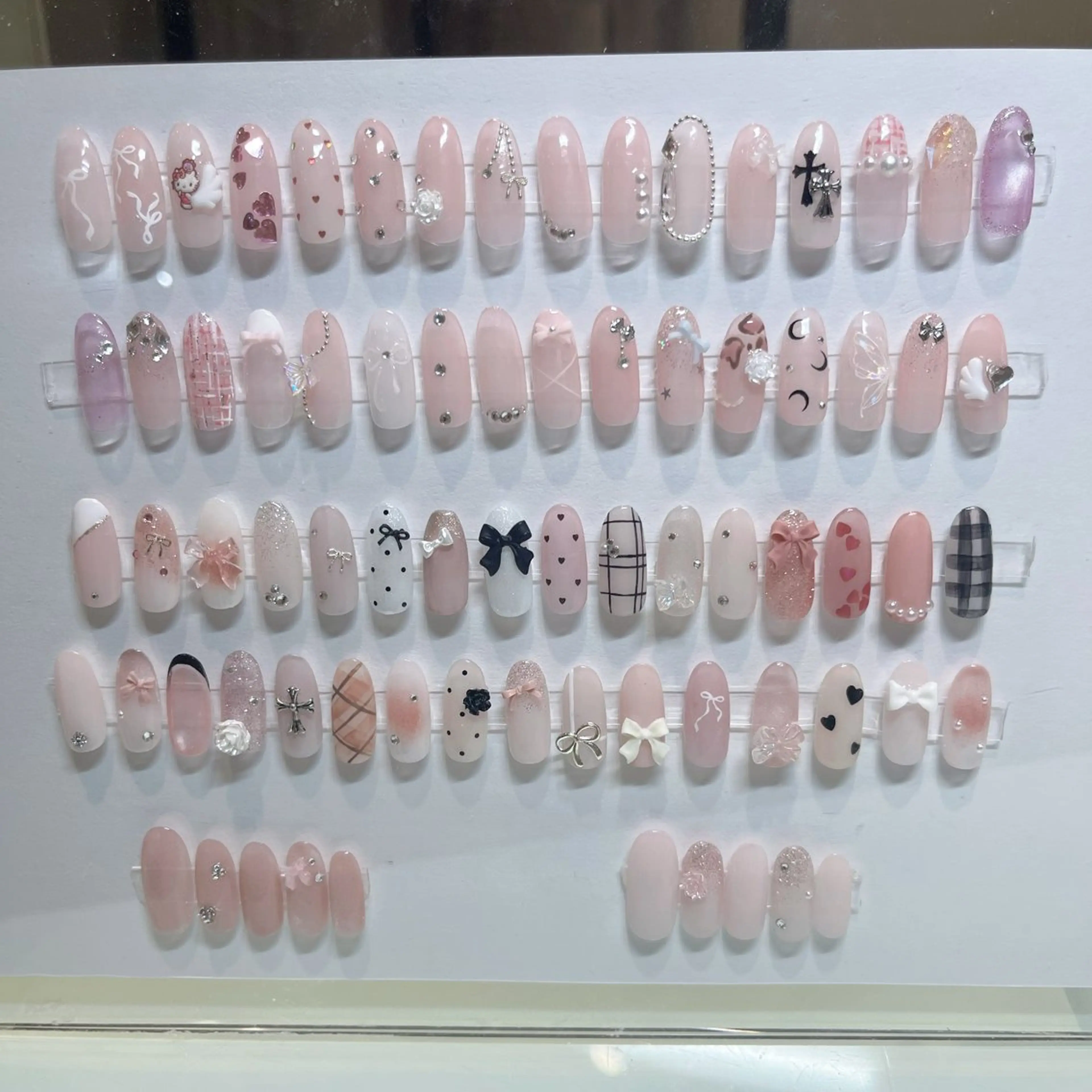 ネイル アートネイル 持ち込み ピンク KOKONA 🎀のネイルデザイン