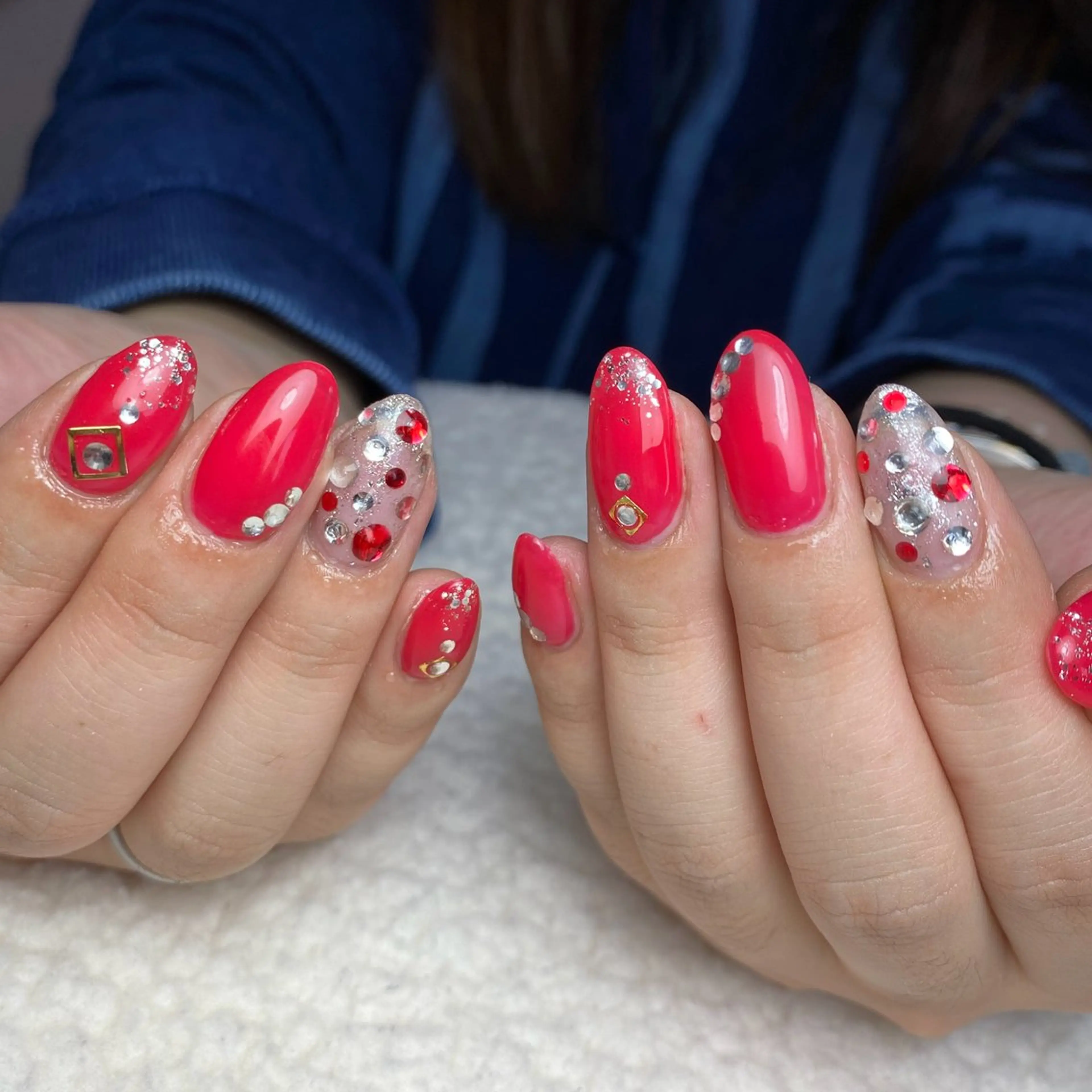 ネイル 赤色 ハンドネイル COCO+所属・COCO +のエステ・リラクイメージ