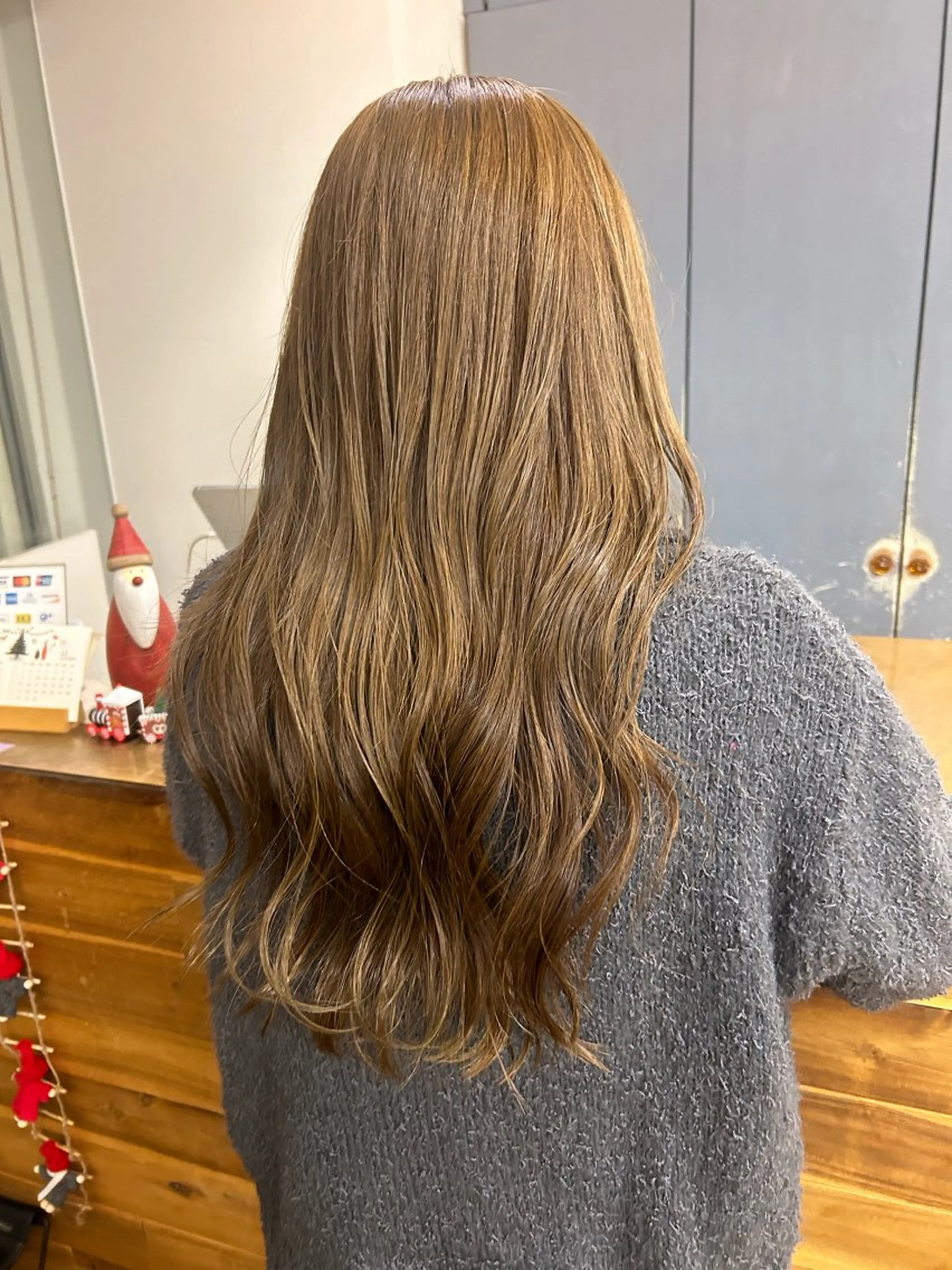 ロング カラー ベージュカラー ブリーチ ヘアカラー 大阪デザインカラー/ カットモデル募集のヘアスタイル