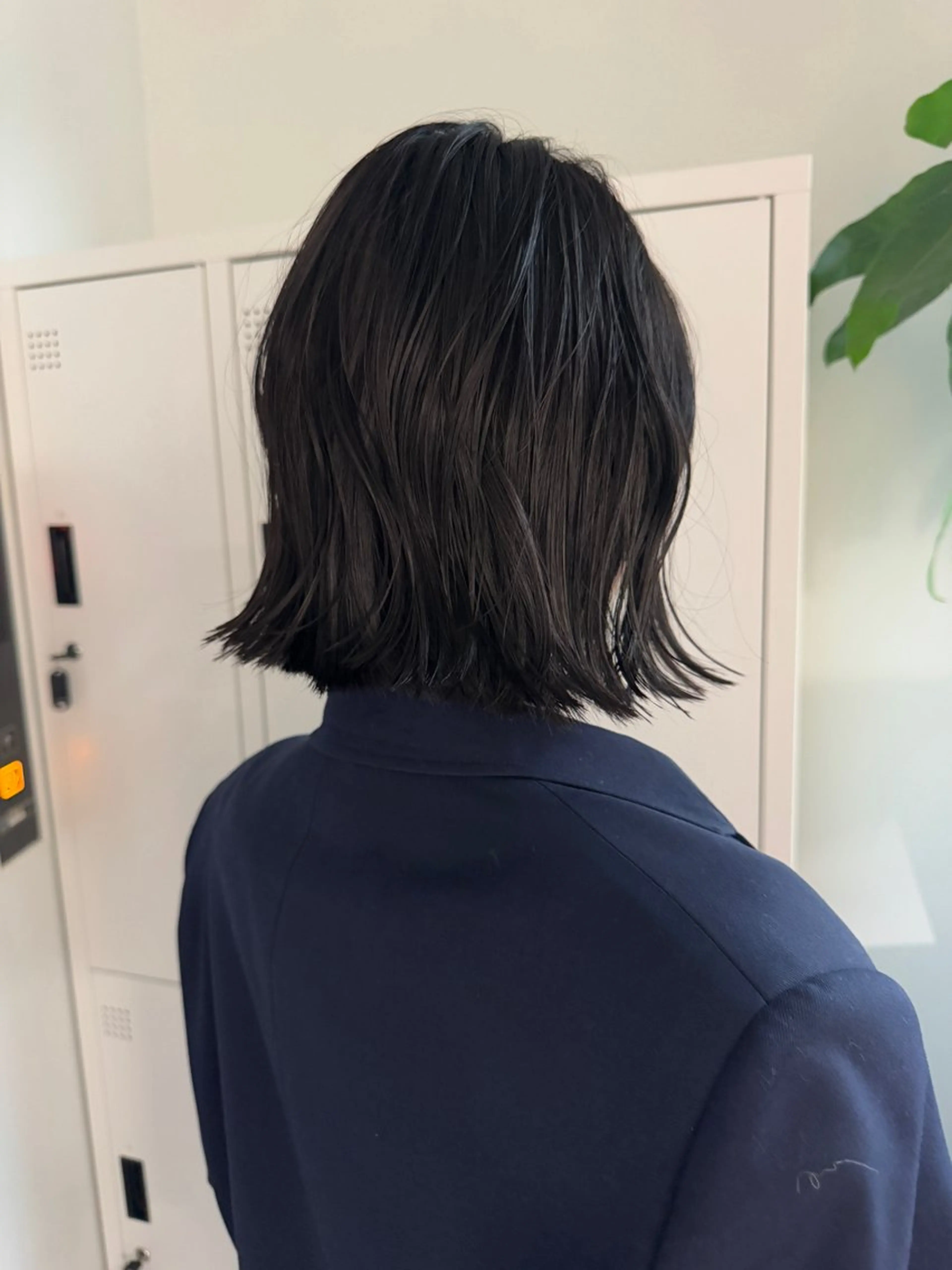 ショート カラー 切りっぱなしボブ レイヤー/縮毛矯正のヘアスタイル