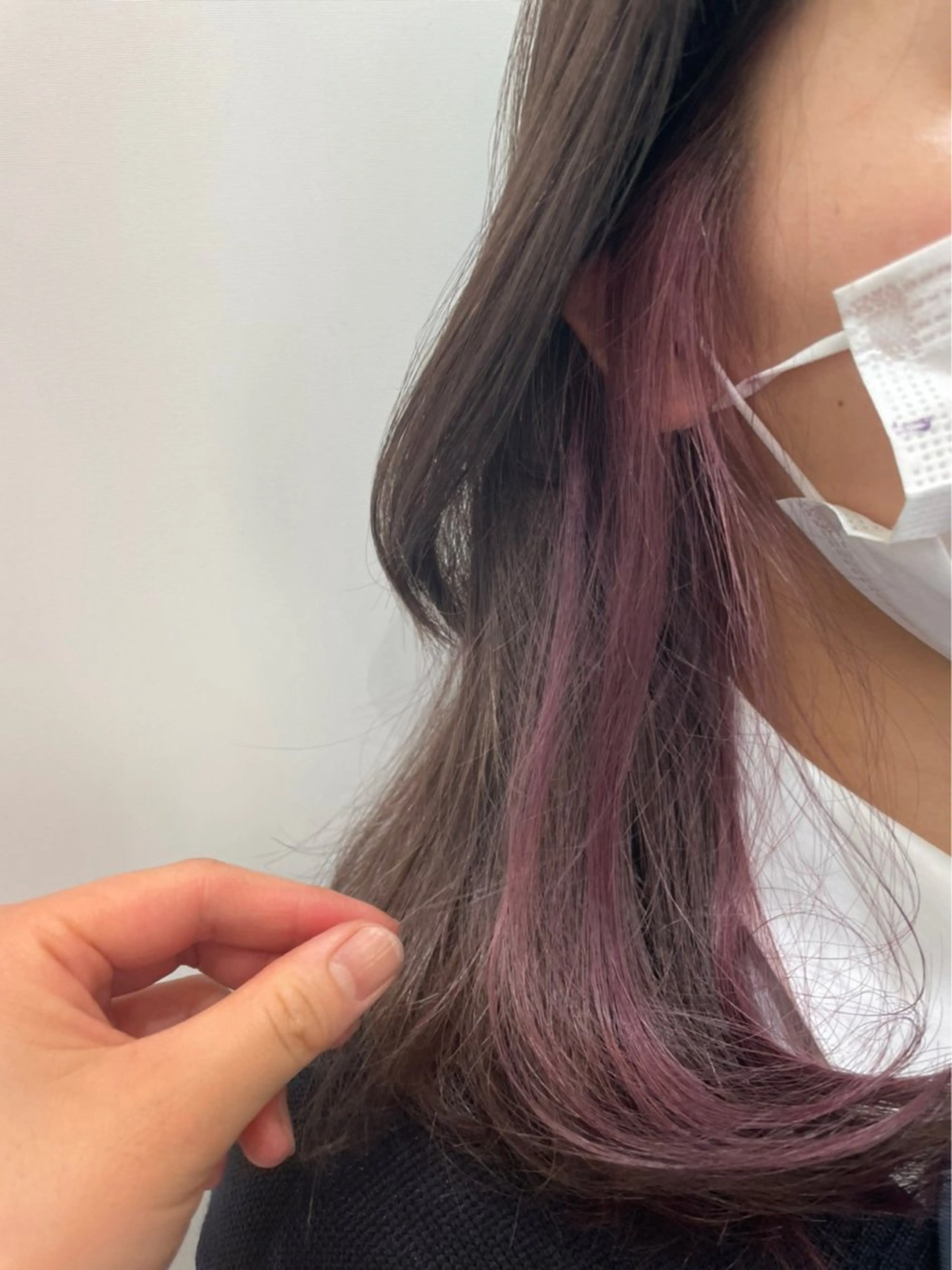 カラー 井上 彩加のヘアスタイル