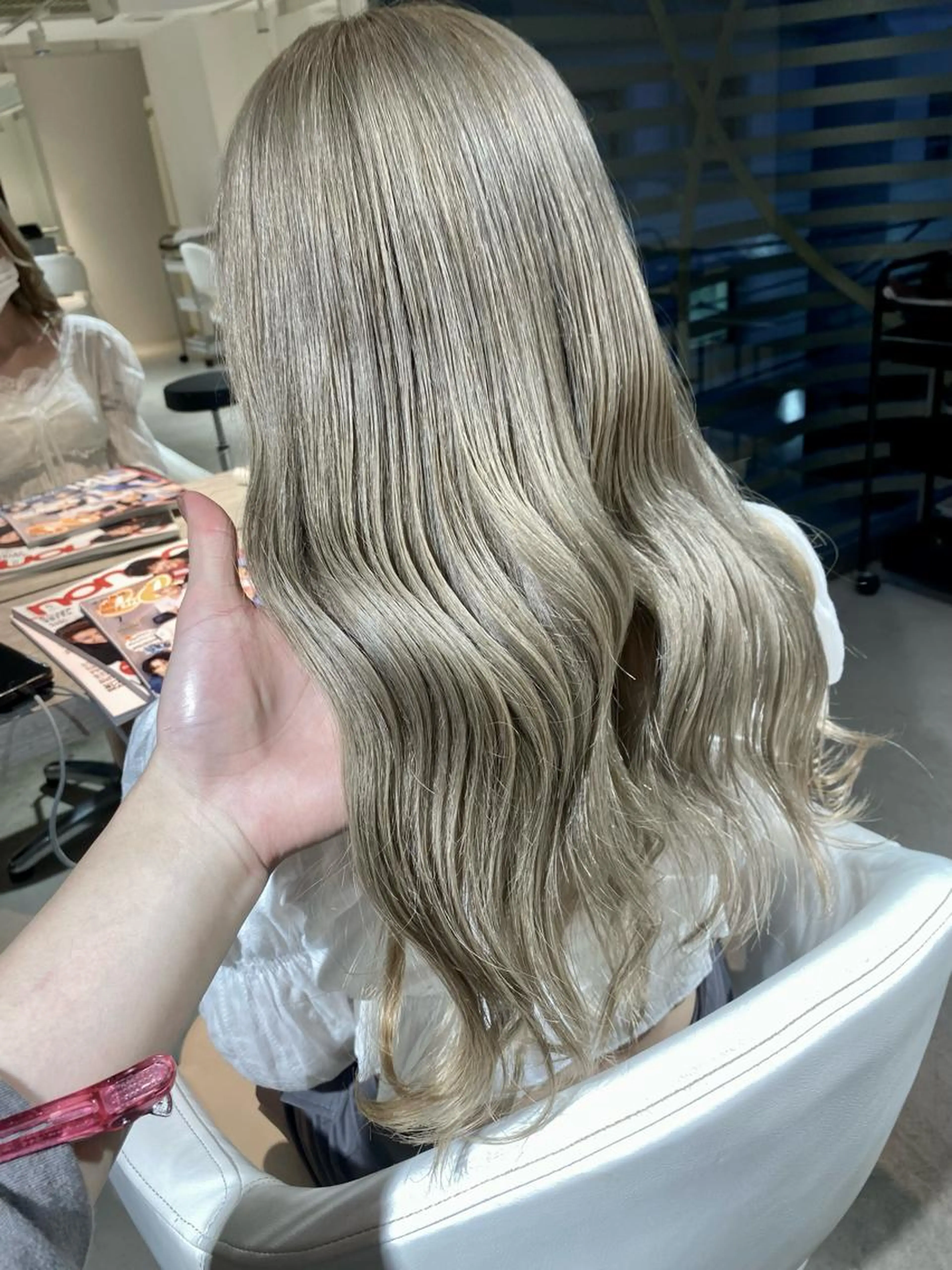 ❣️超オススメ❣️全頭ケアブリーチ+ケミカルカラー+oggiotto8ステップトリートメント付の写真