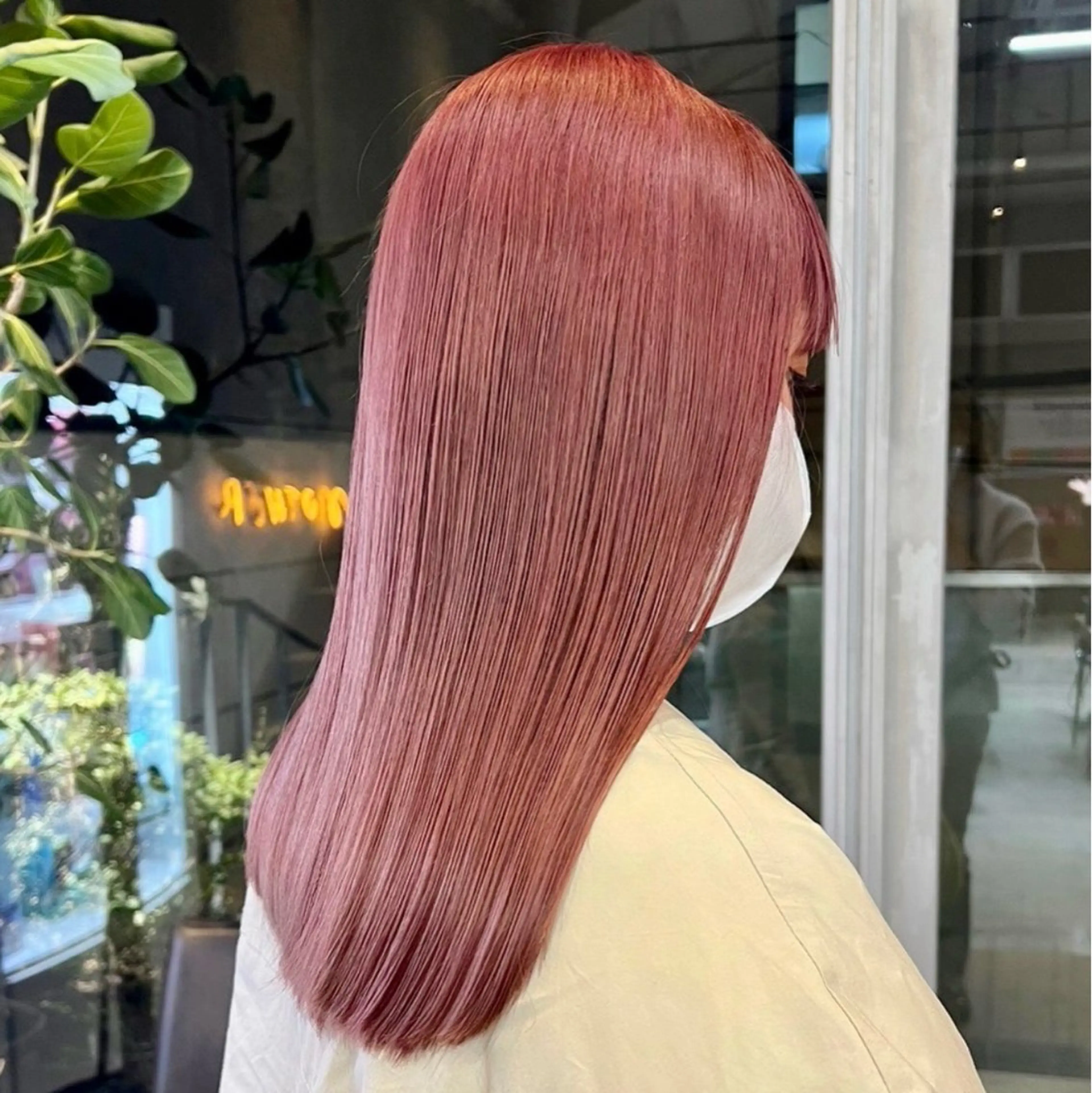 カラー ヘアカラー トリートメント ブリーチカラー×艶 🍨mihoのヘアスタイル