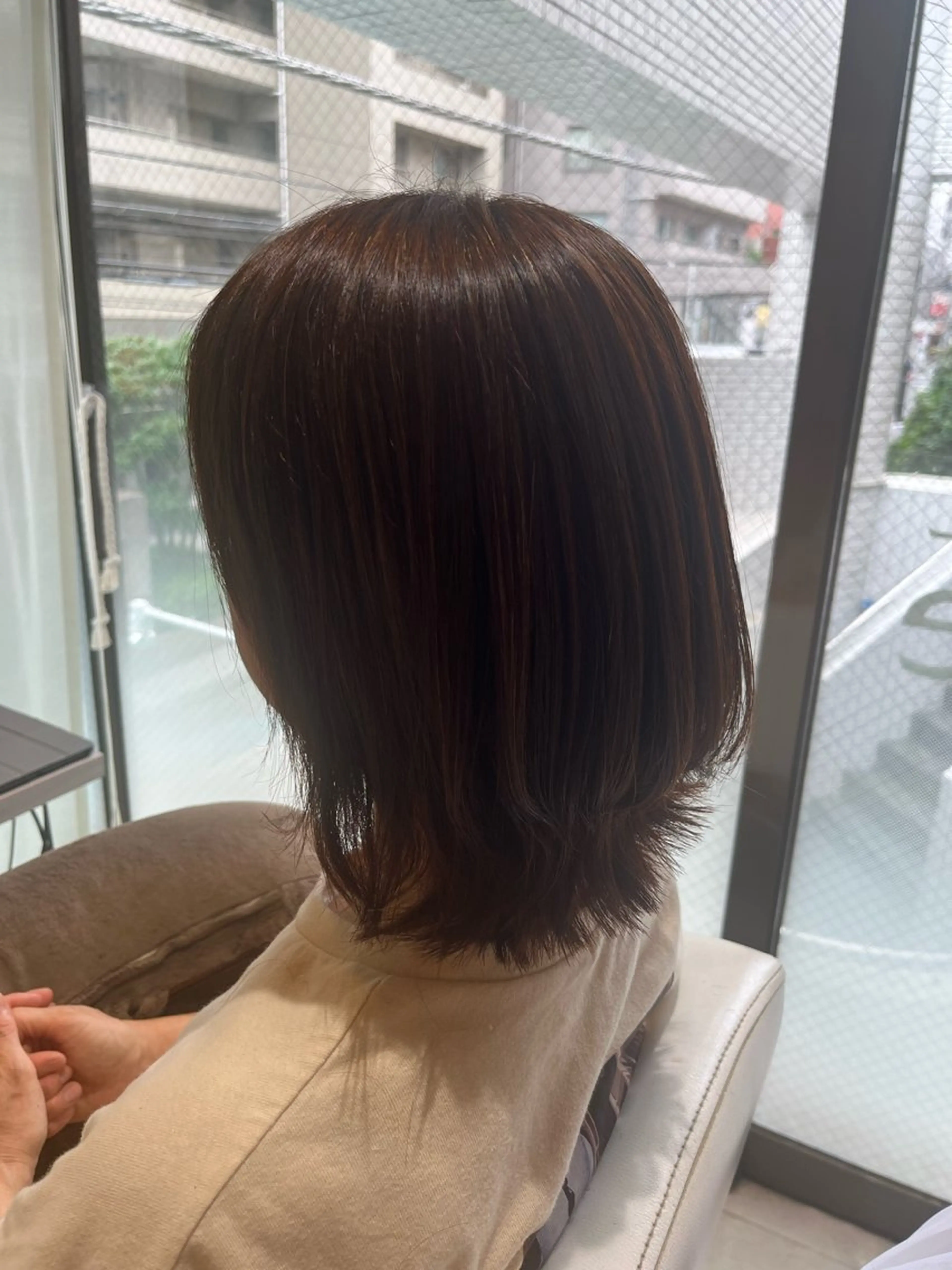 ミディアム 須藤 百合香のヘアスタイル