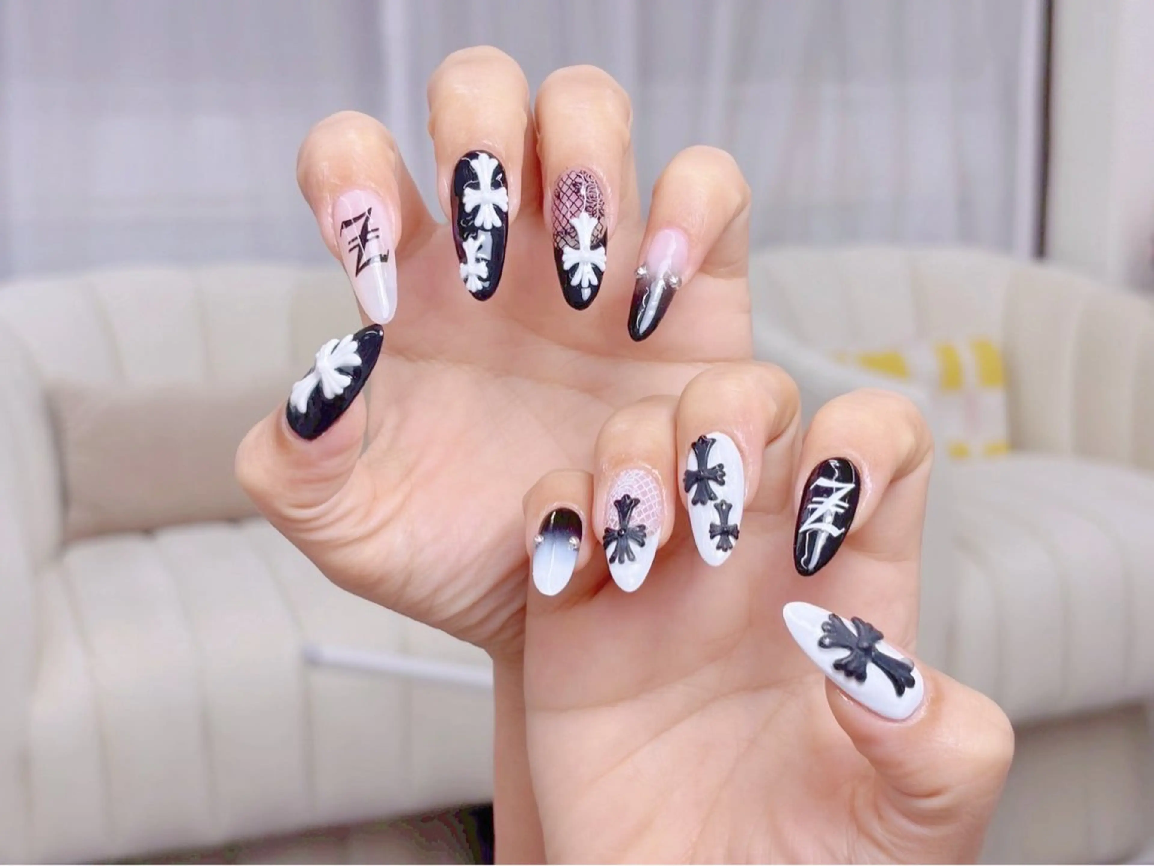 ロング ハンドネイル 28nails .thaoのネイルデザイン