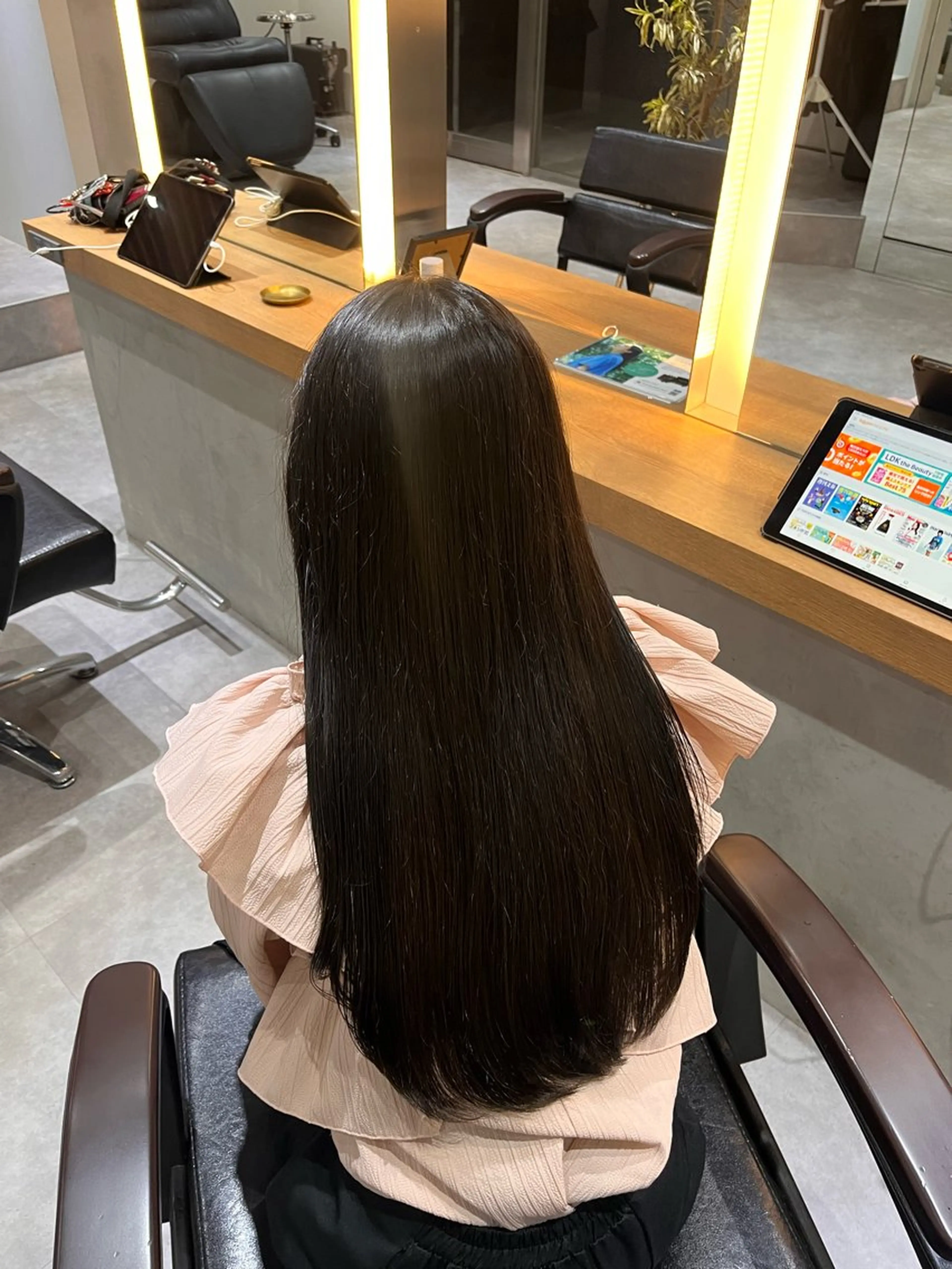 カラー ロングカット/ うる艶カラー/ユイのヘアスタイル