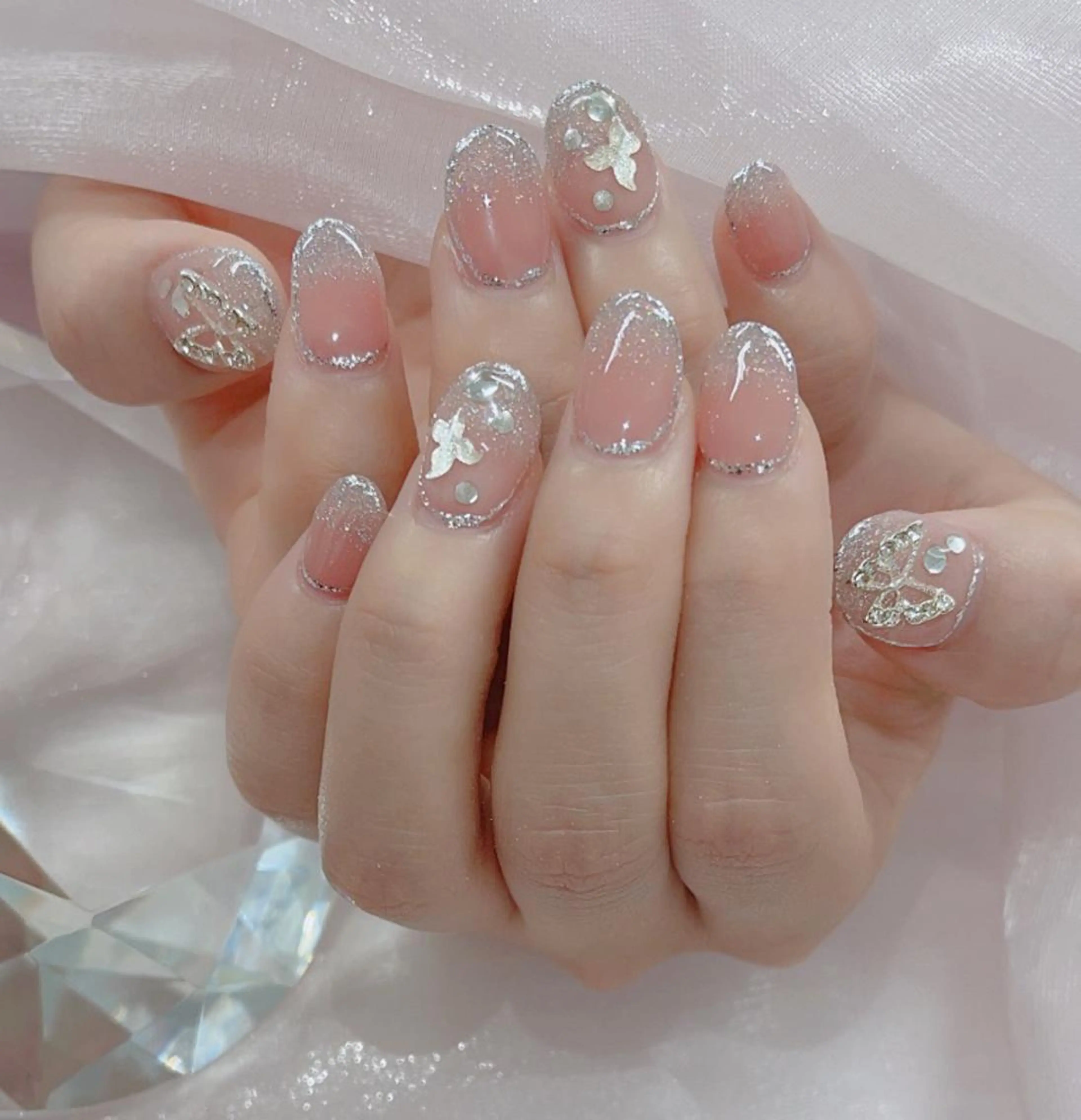 ネイル ハンドネイル Queens ciciのネイルデザイン