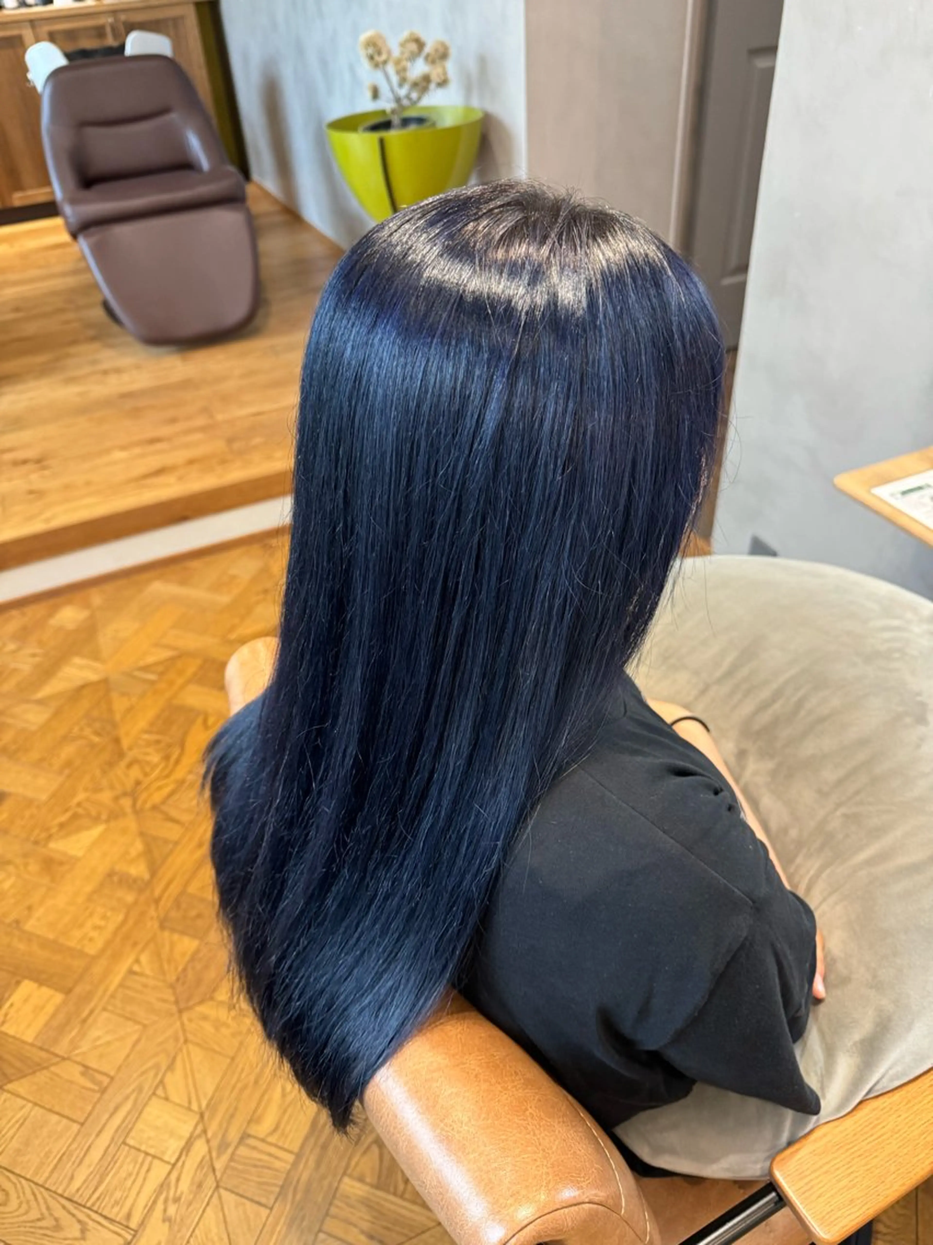 カラー 黒髪 ブルーカラー ブルーブラック ヘアカラー SUZUNE 🐣カットモデルのヘアスタイル