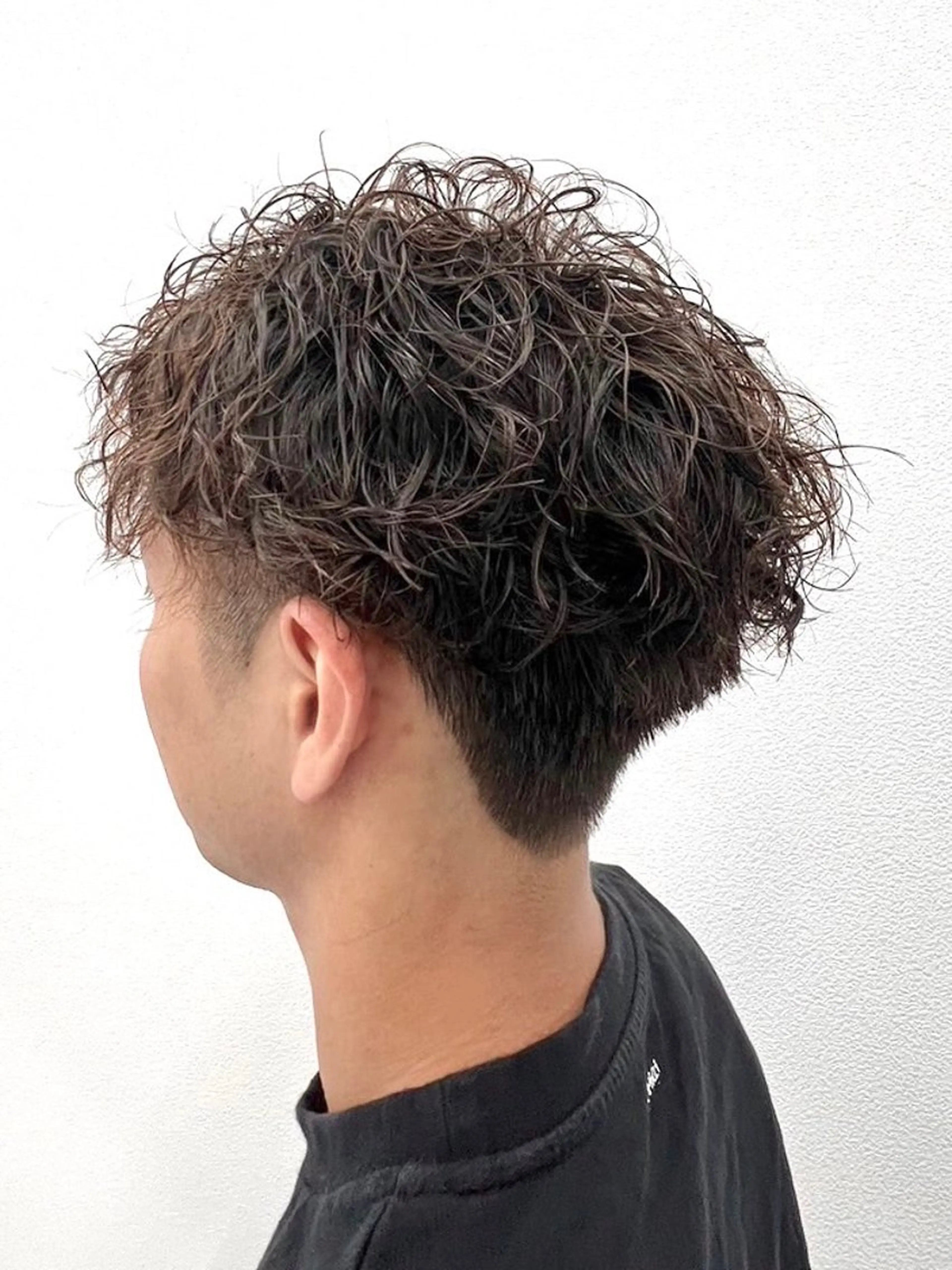 カラー パーマ メンズ 御前 朋也のヘアスタイル