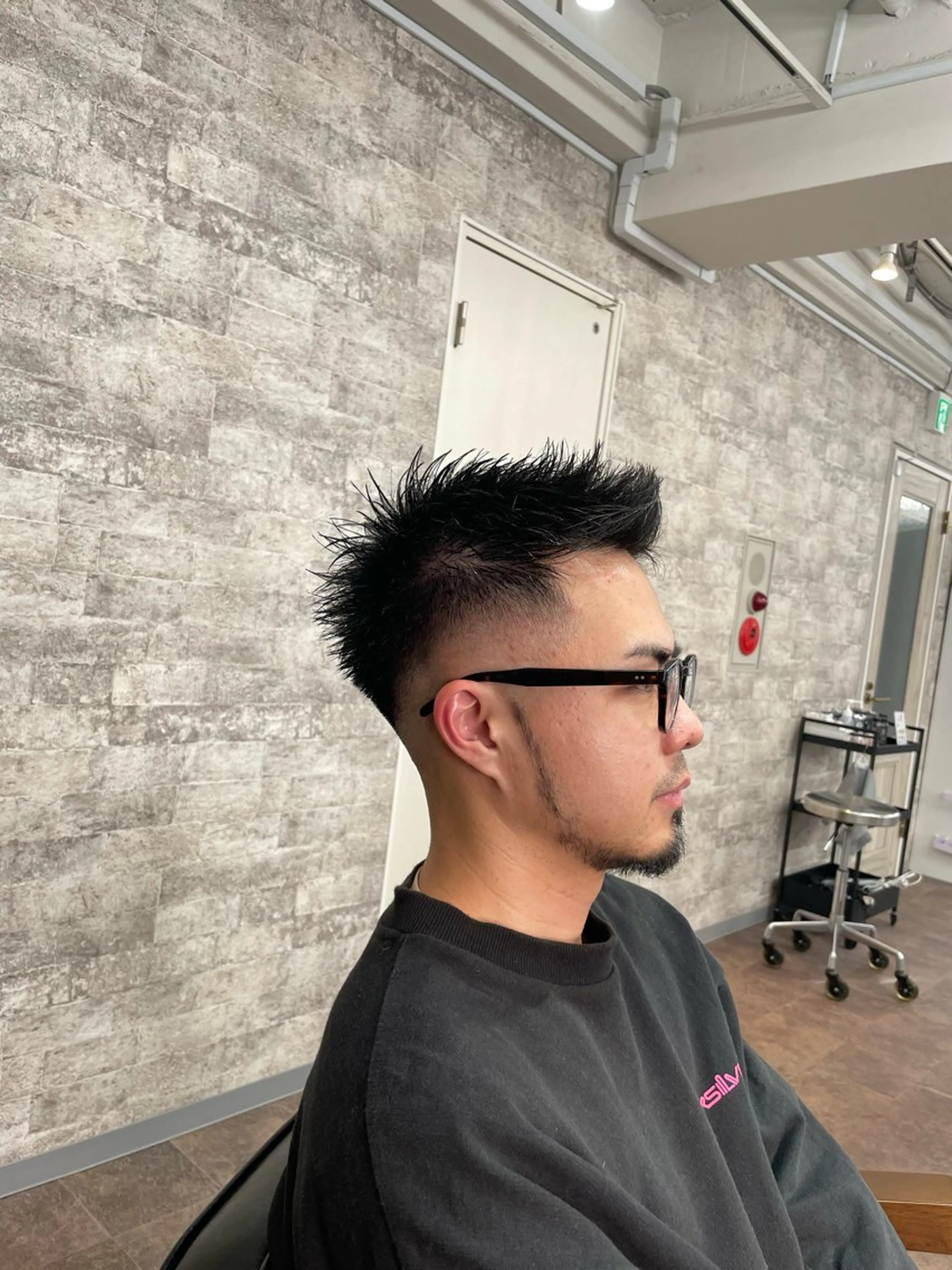 メンズ フェードパーマ 新倉幸之助のヘアスタイル