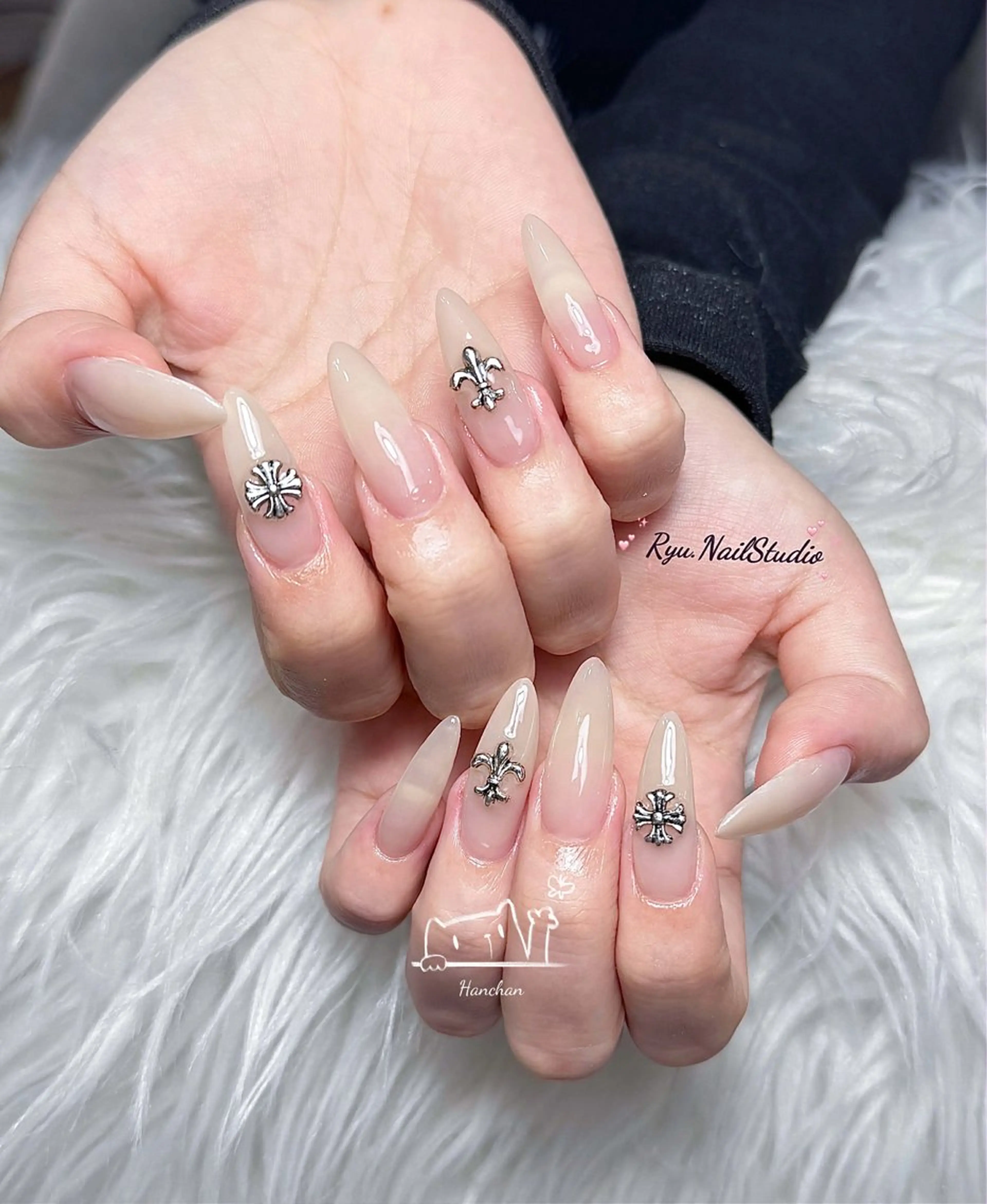 ネイル アートネイル ジェルネイル マグネットネイル ニュアンスネイル シンプルネイル ハンドネイル Ryu Nail NekoChanのネイルデザイン