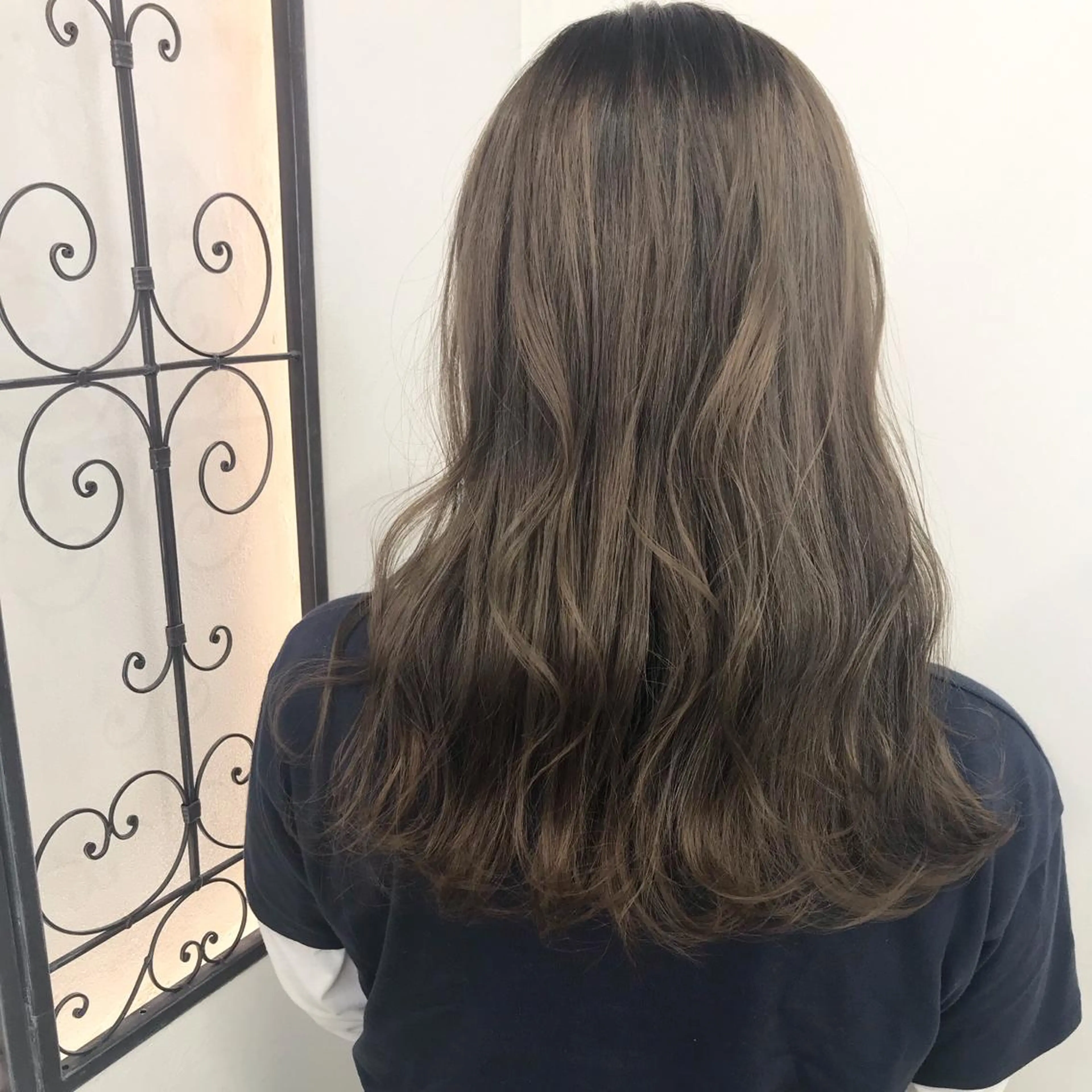 セミロング カラー AVANCE 長尾 尚悟のヘアスタイル