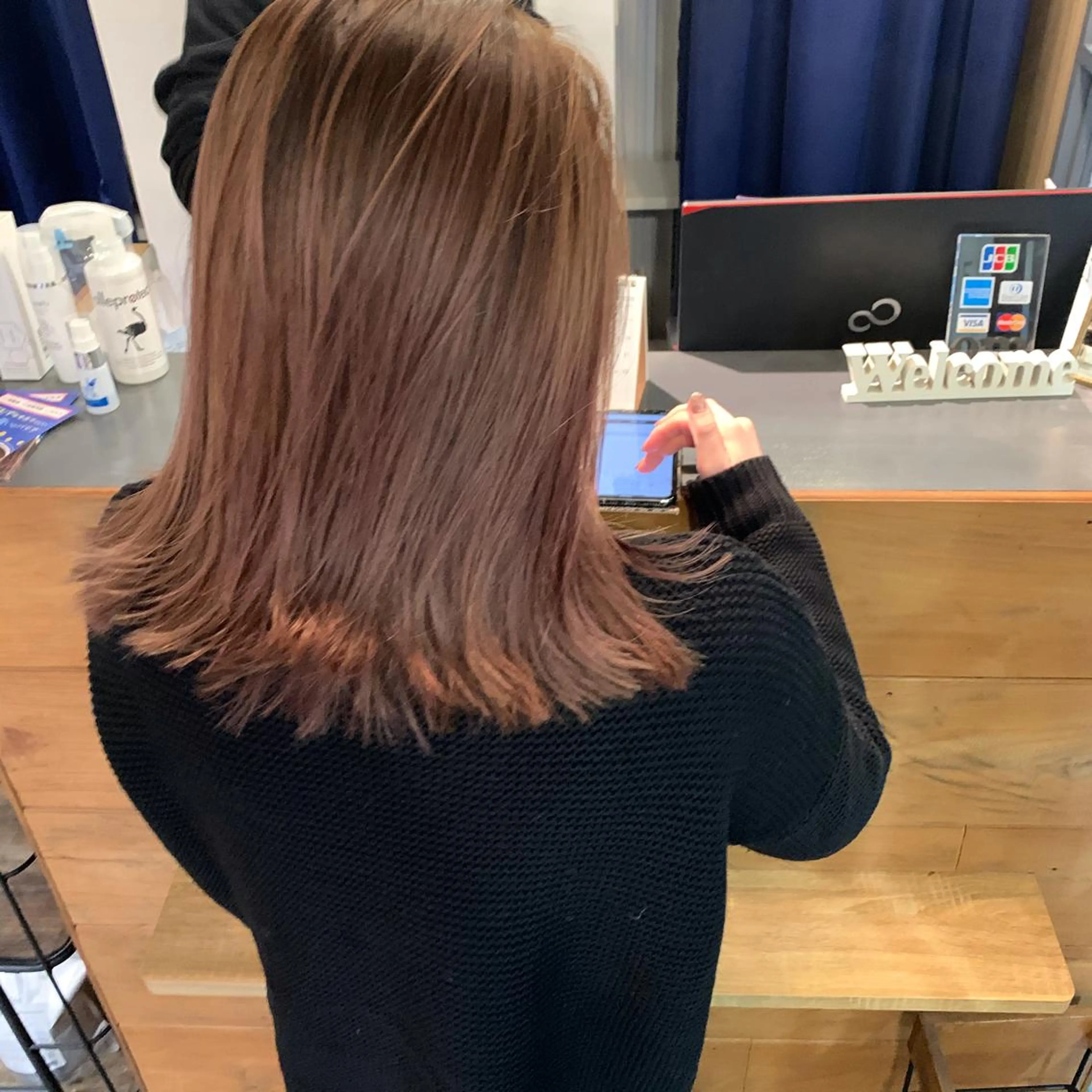 ミディアム カラー UMEDA FIGAROのヘアスタイル