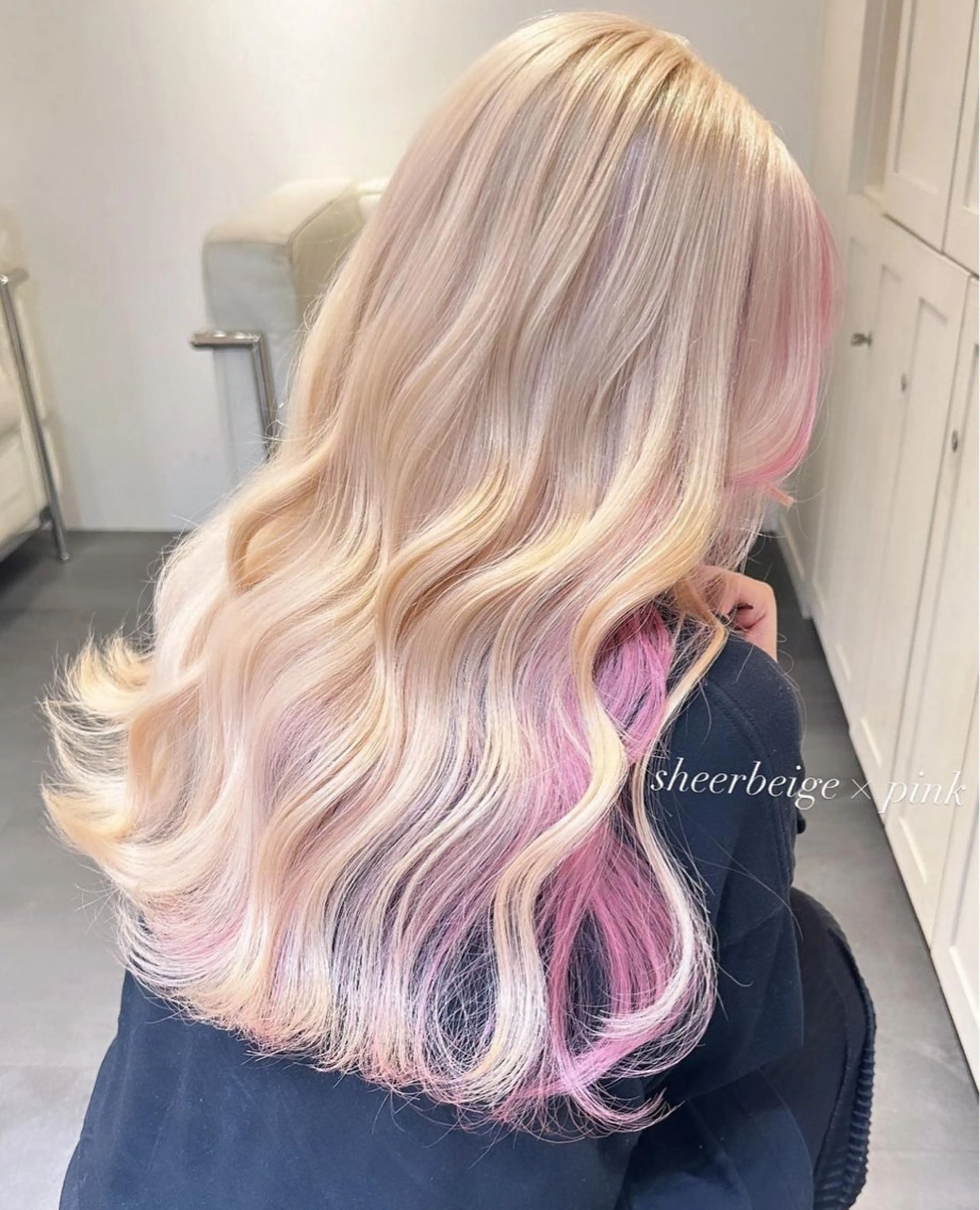 ロング カラー ブリーチ ブロンド デザインカラー ハイトーンカラー ピンクカラー ヒロミ/ミルクティー /ブロンド/ピンクのヘアスタイル