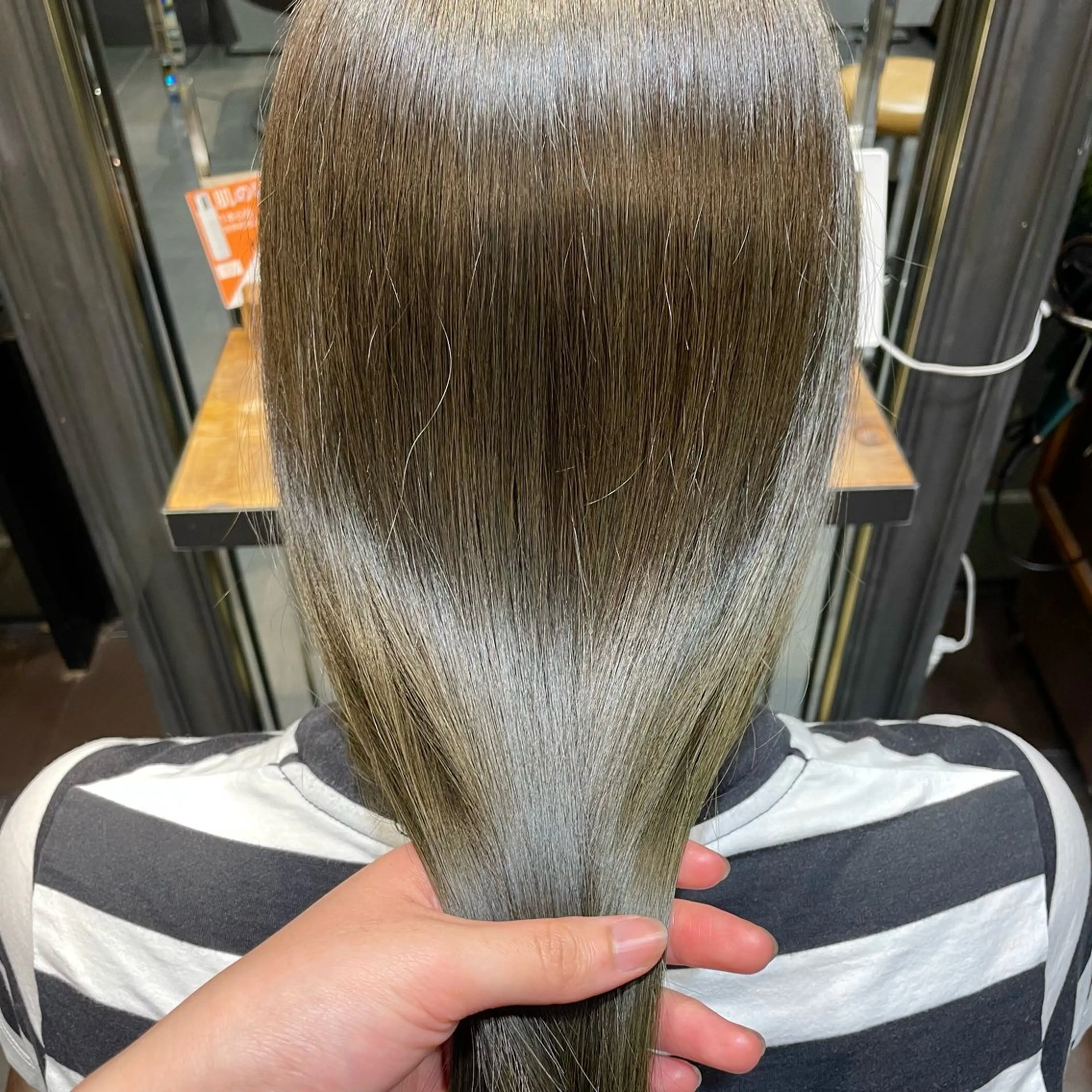 ミディアム カラー ヘアカラー 松木 花鈴のヘアスタイル