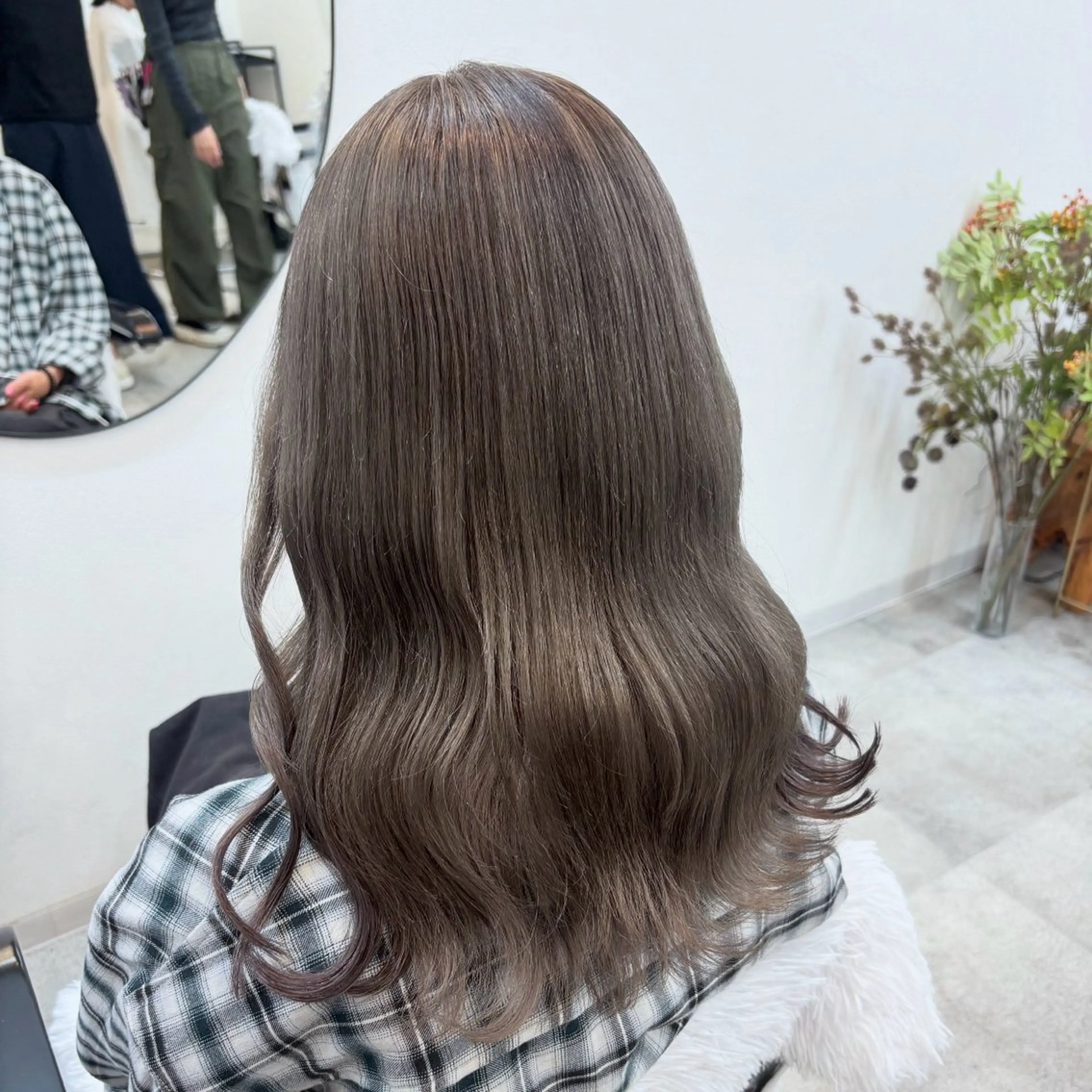 セミロング カラー グレージュ カット ヘアカラー トリートメント 渋谷🩶ハイトーン 🩶FUMUのヘアスタイル