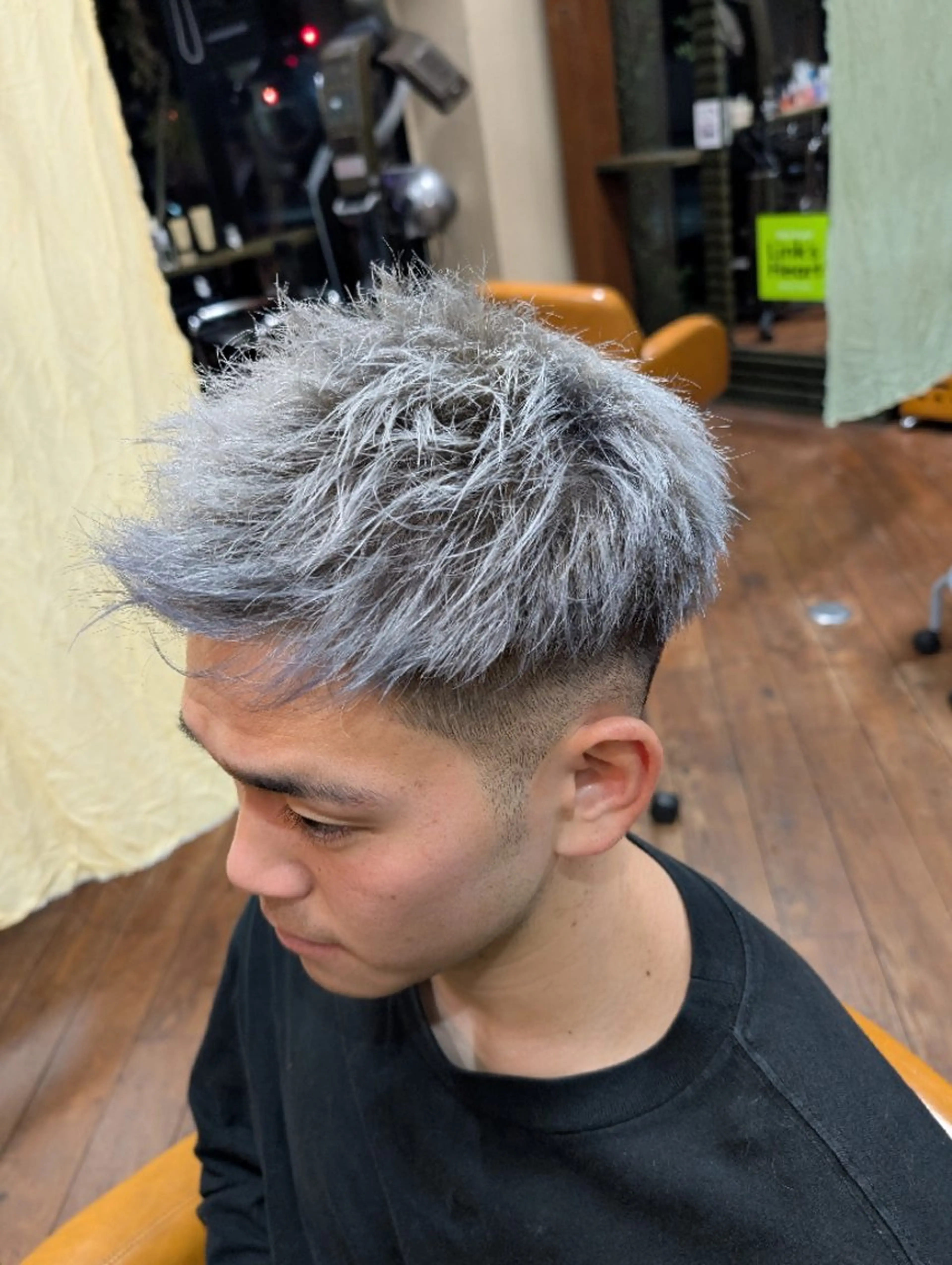 ショート メンズ フェードカット モヒカン カット 本田 圭輔のヘアスタイル