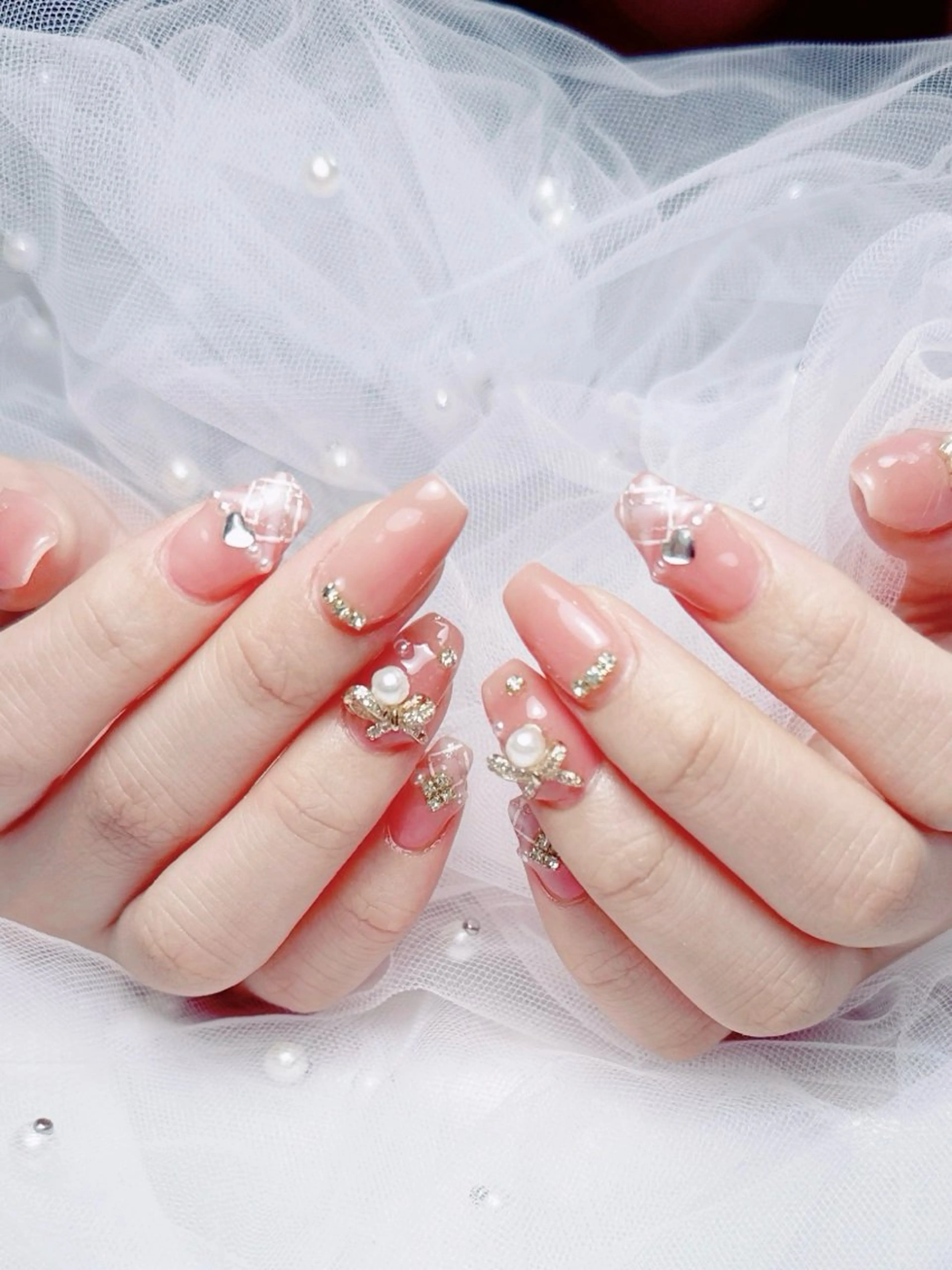 ネイル ハンドネイル チョウ チョウのネイルデザイン