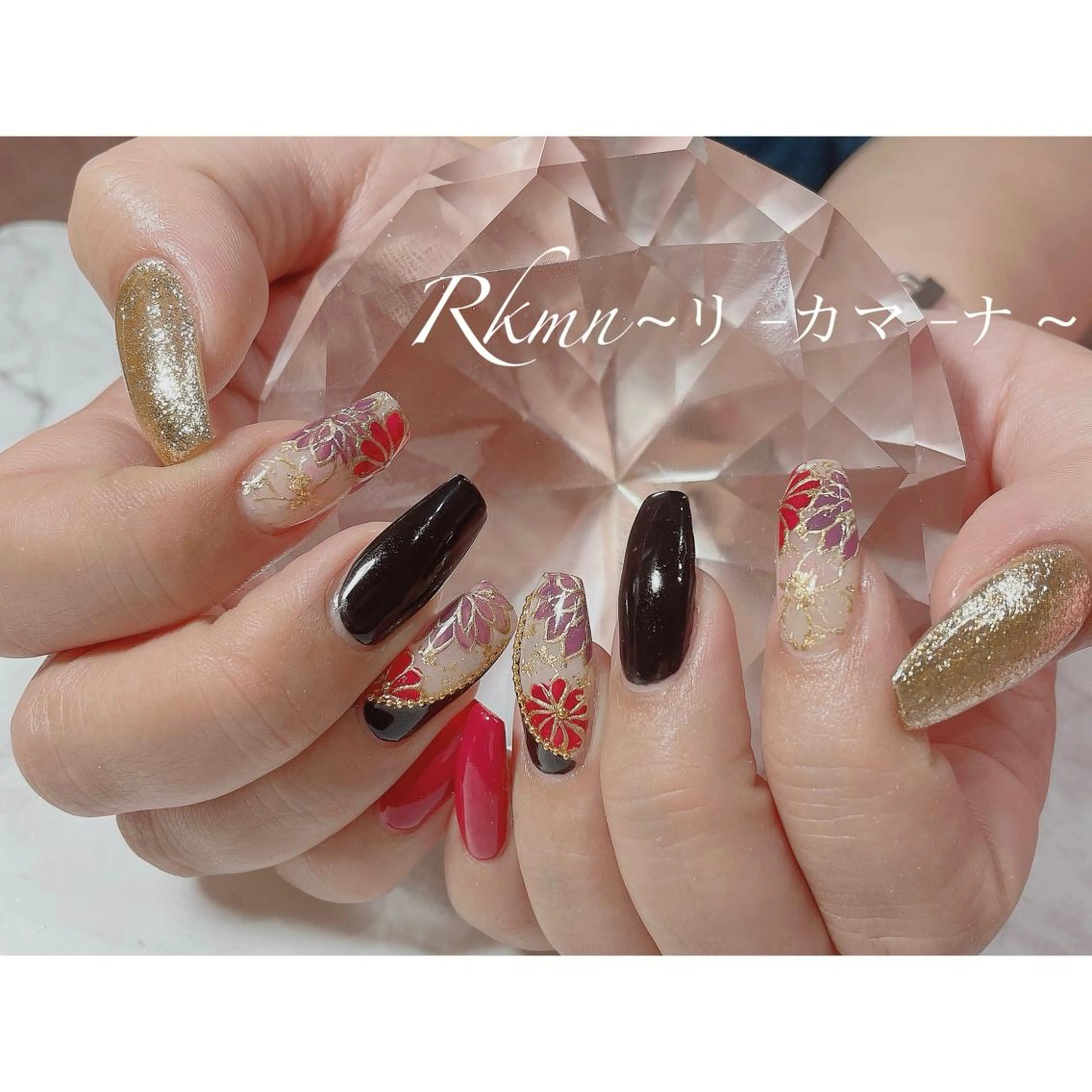 ネイル アートネイル ゴールド 赤色 春ネイル ハンドネイル フットネイル ハンドケア Rkmn ~リ-カマ-ナ~のネイルデザイン