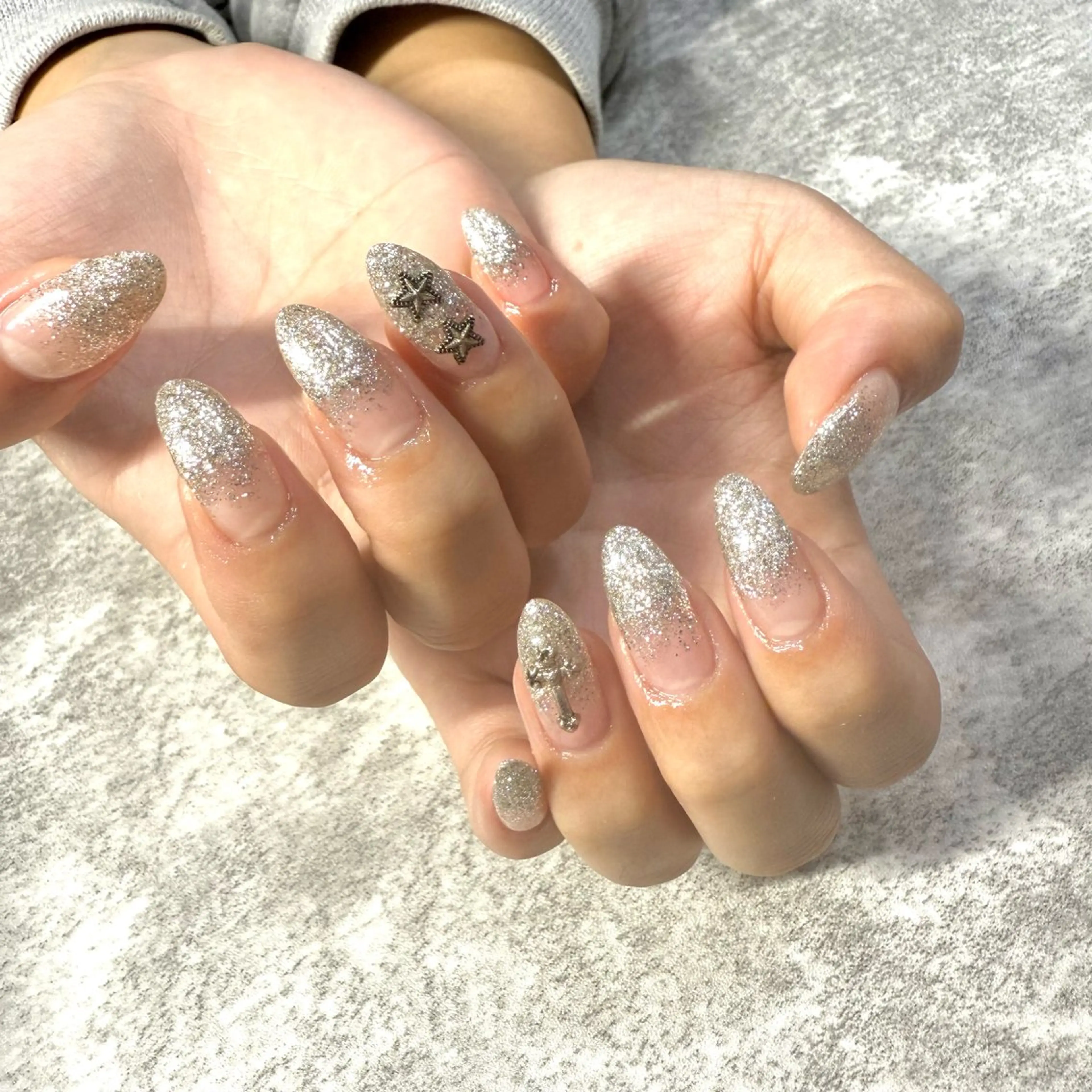 ネイル ラメ(グリッター) ラメグラデーション シルバー ハンドネイル ★Rinail... .のネイルデザイン