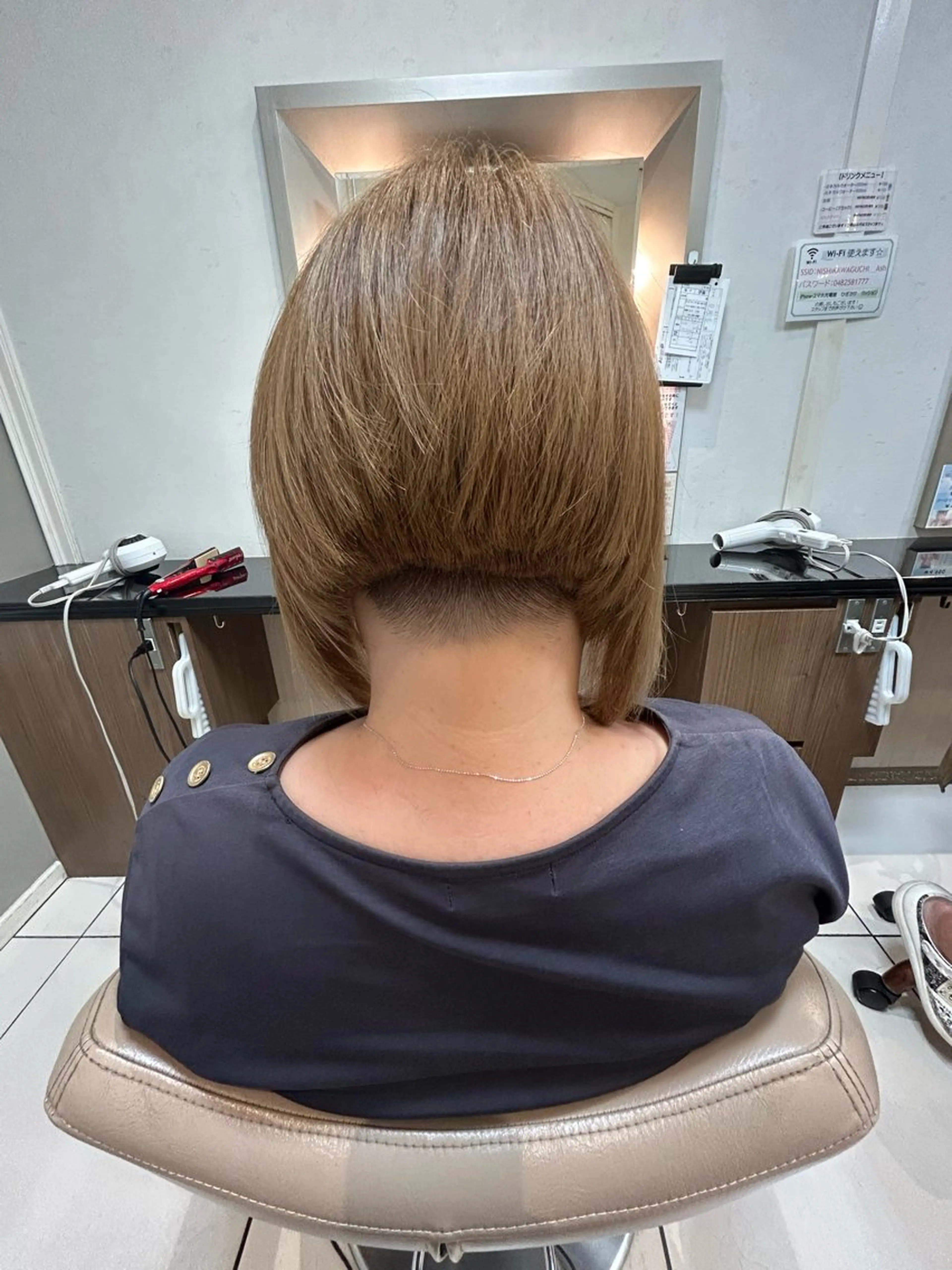 ショート カラー 前下がりボブ ボブ カット ヘアカラー トリートメント 💍美髪矯正💍 髪質改善・店長 伊藤のヘアスタイル