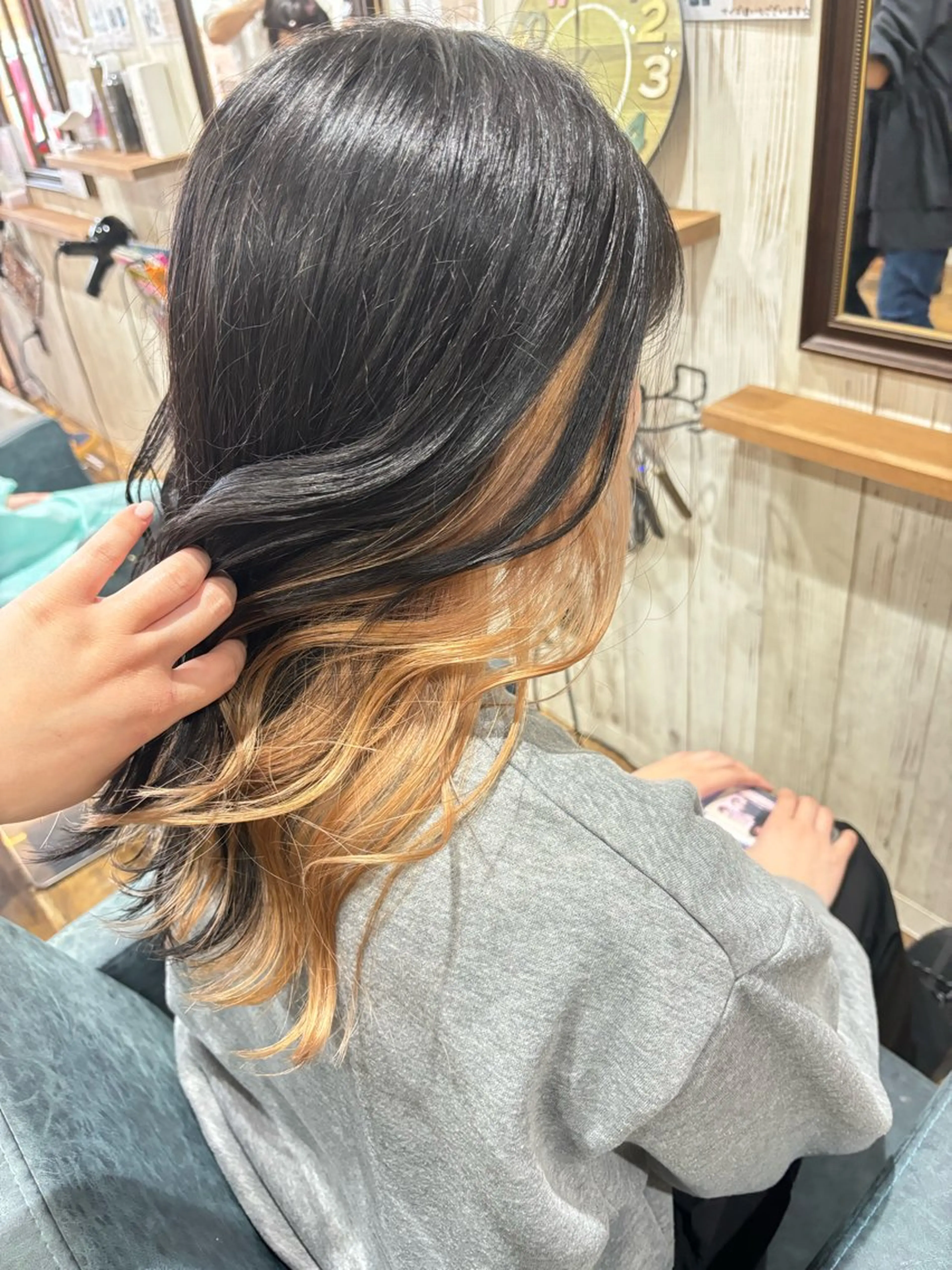 カラー ベージュカラー ブリーチ インナーカラー . Sakurakoのヘアスタイル
