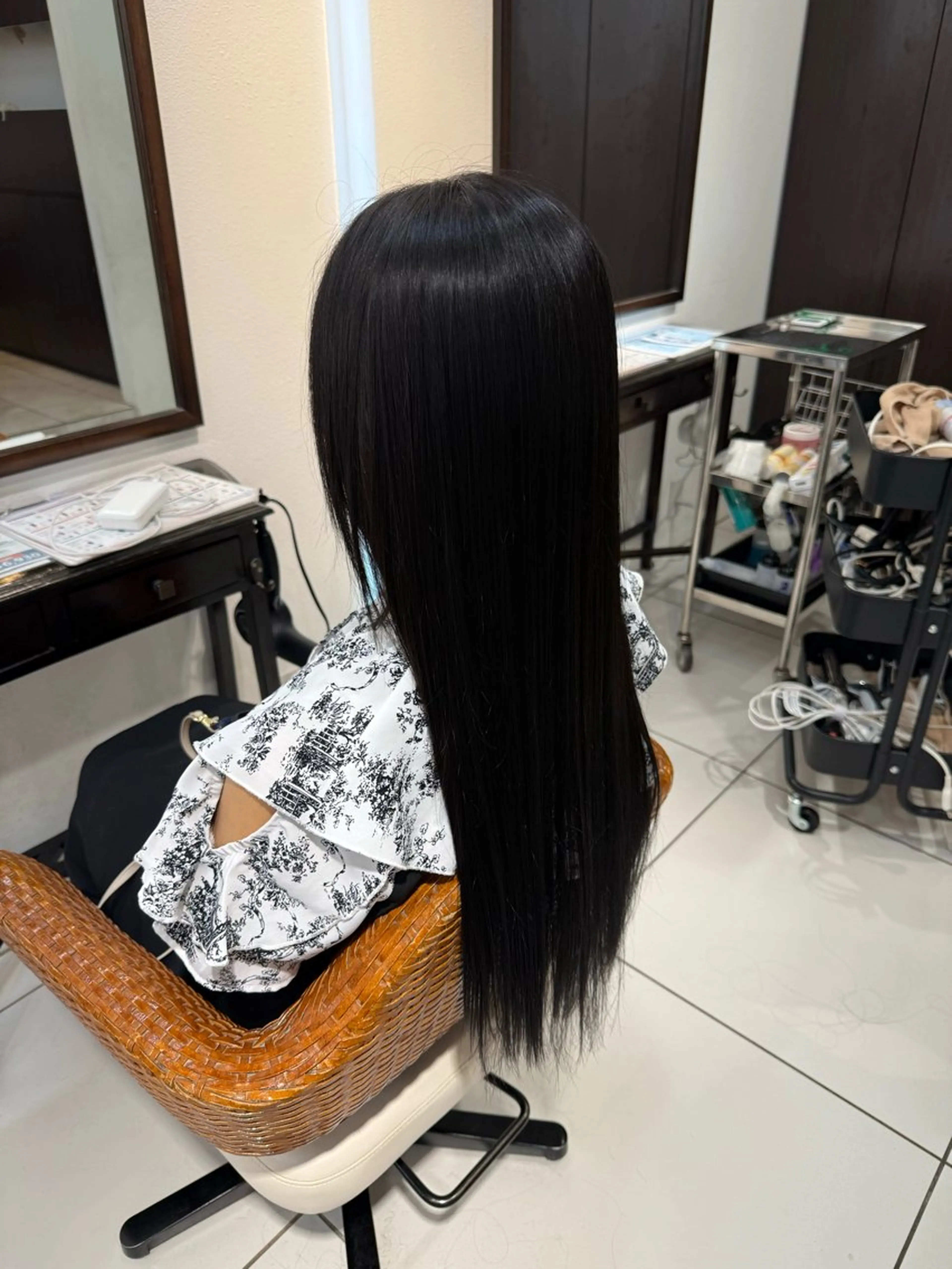 ロング カラー 黒髪 ブルーカラー ブルーブラック たかしな けいなのヘアスタイル