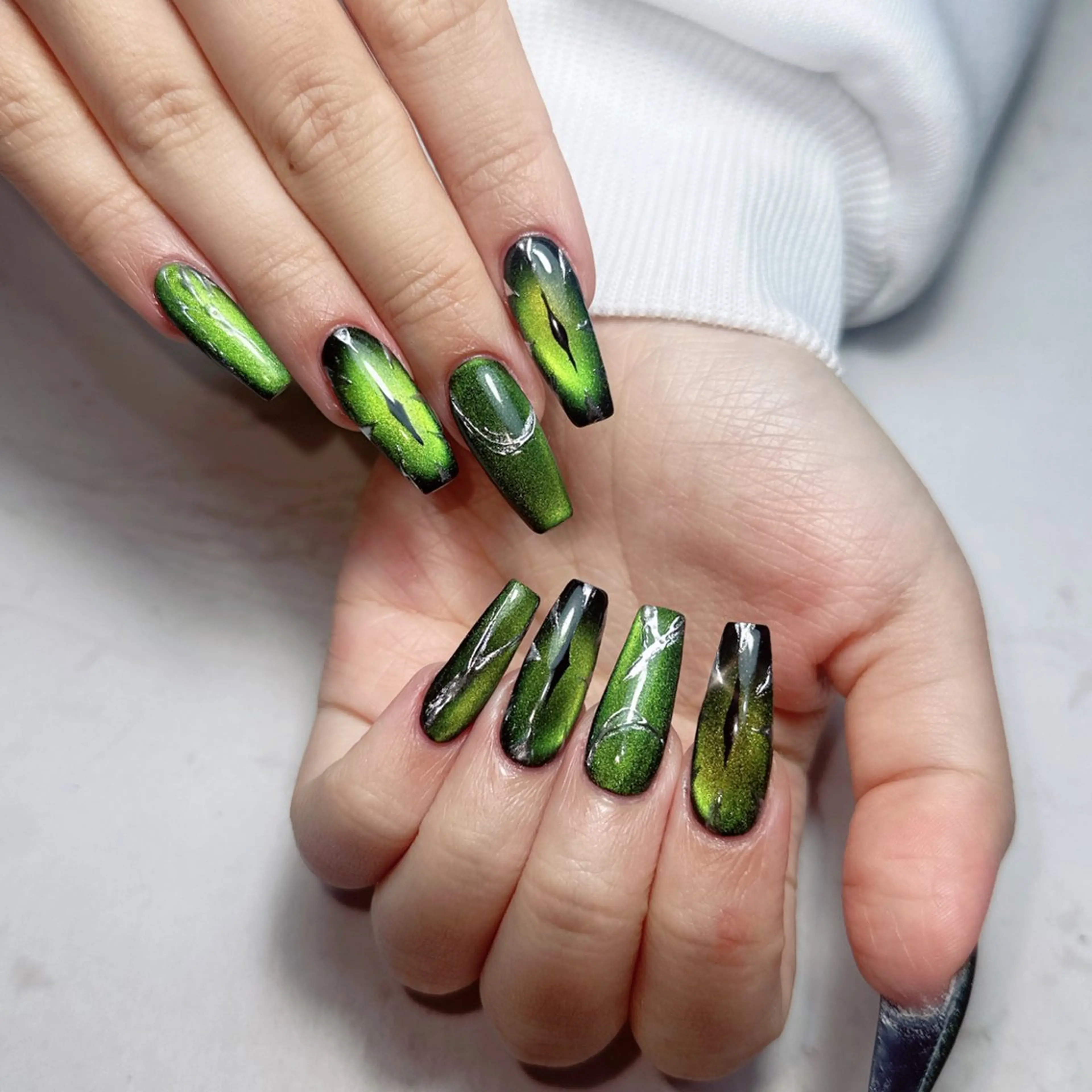 ネイル ハンドネイル AngelChris ビューティーサロンのネイルデザイン