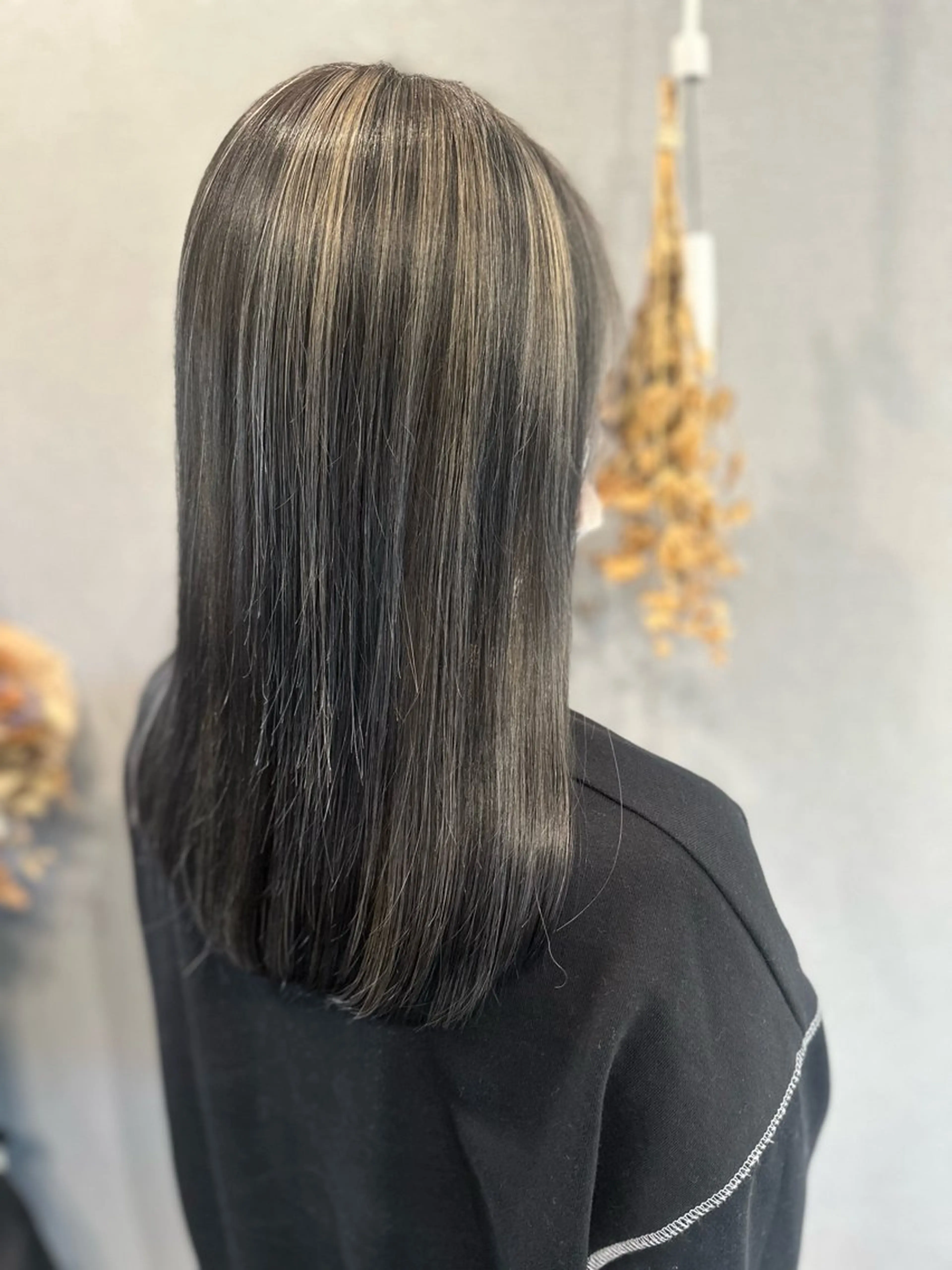 セミロング カット ヘアカラー K Harukaのヘアスタイル