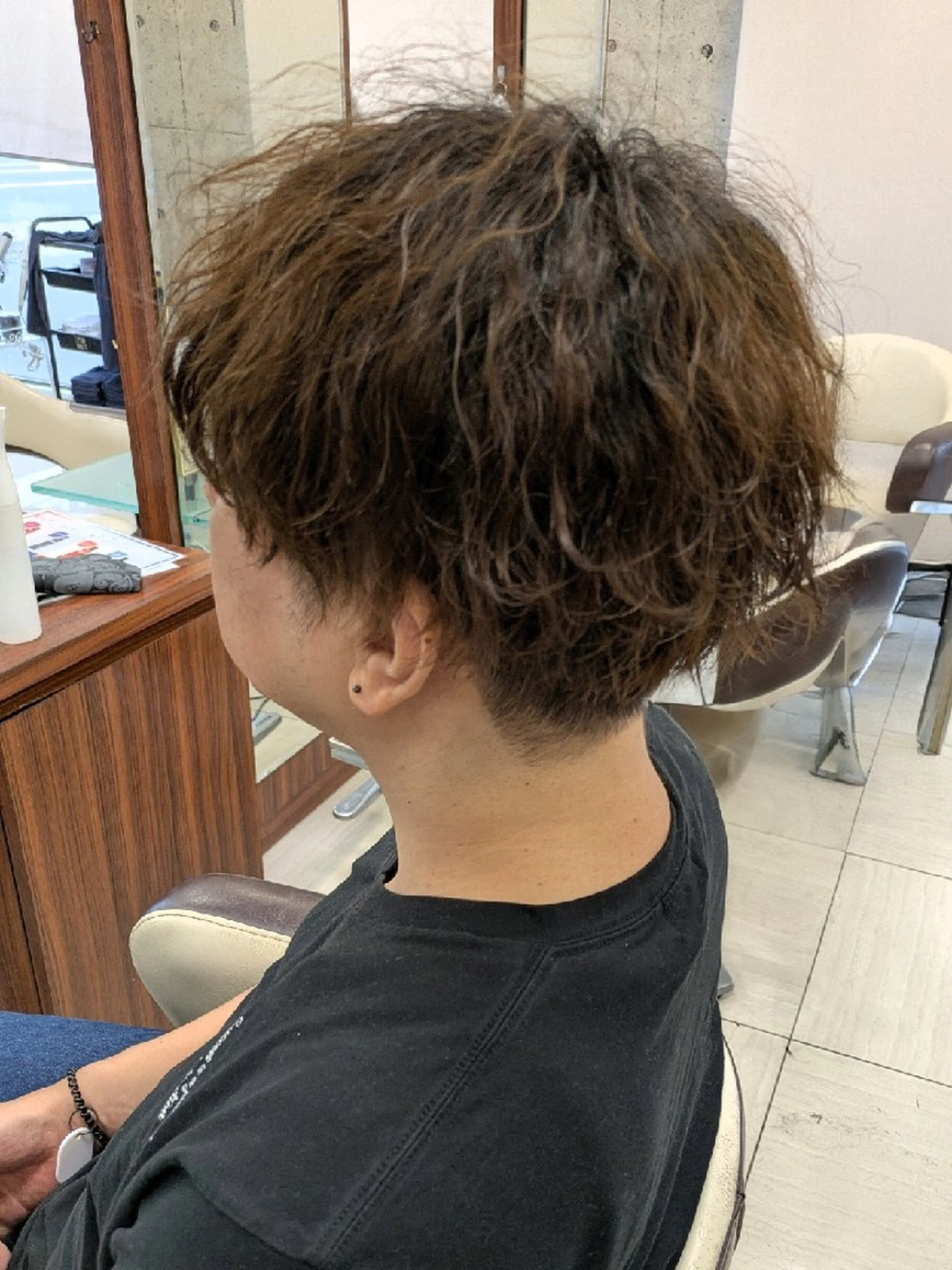 メンズ メンズパーマ Yoko ブリーチカラーのヘアスタイル