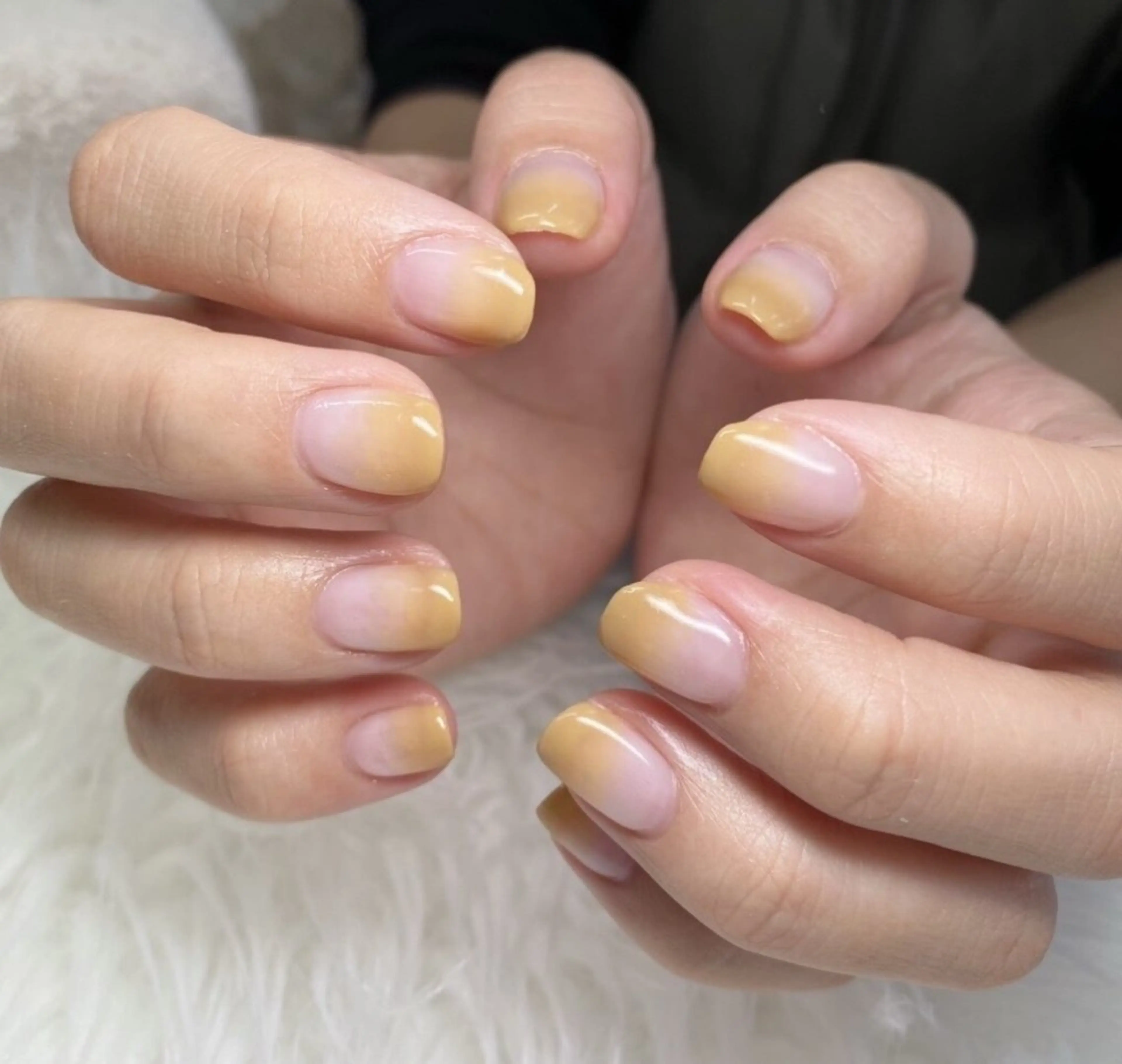 ジェルネイルハンドカラーグラデーションorラメワンカラー ¥3,980の写真