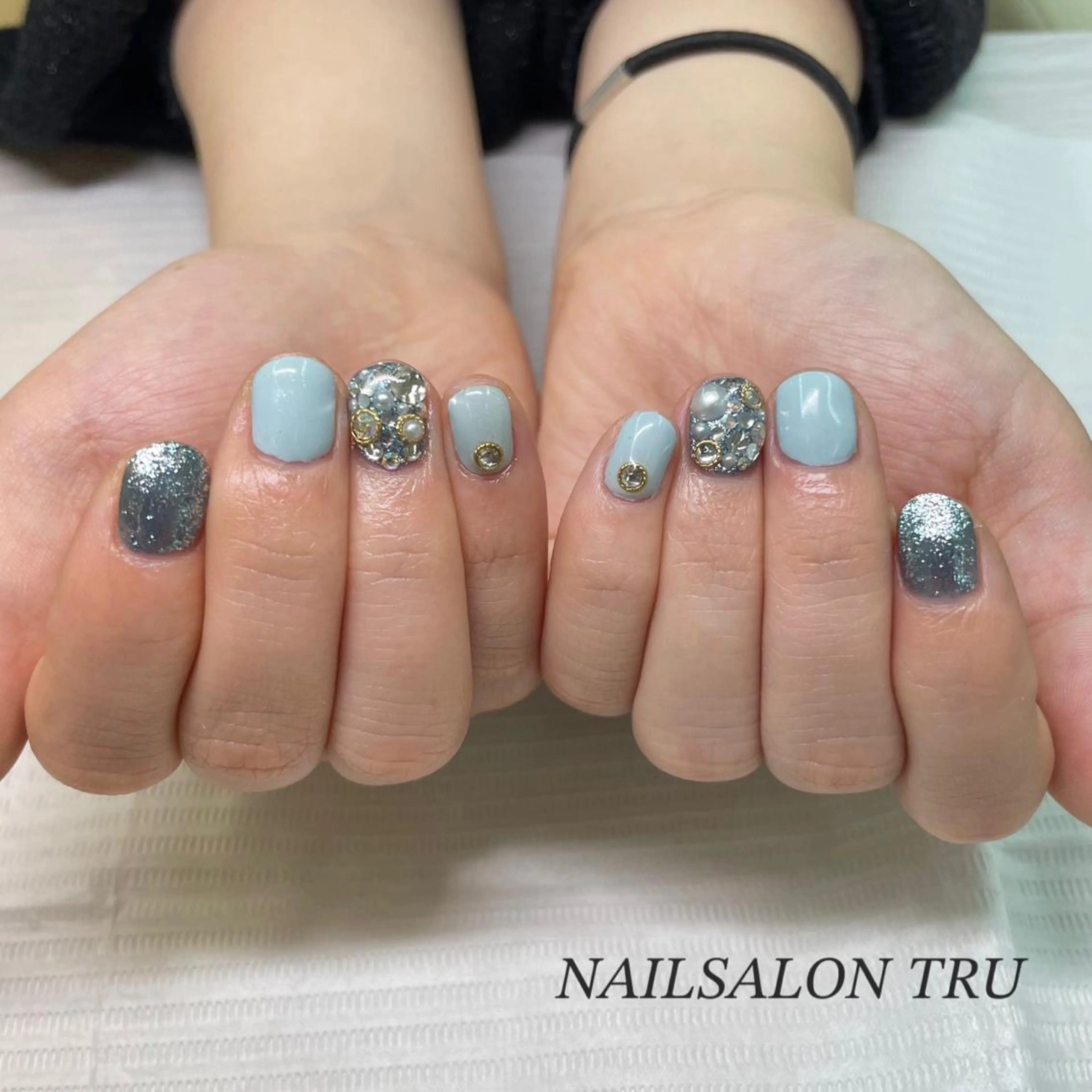 ネイル 𝐼𝑁𝑂𝑈𝐸 𝑀𝐼𝐴のネイルデザイン