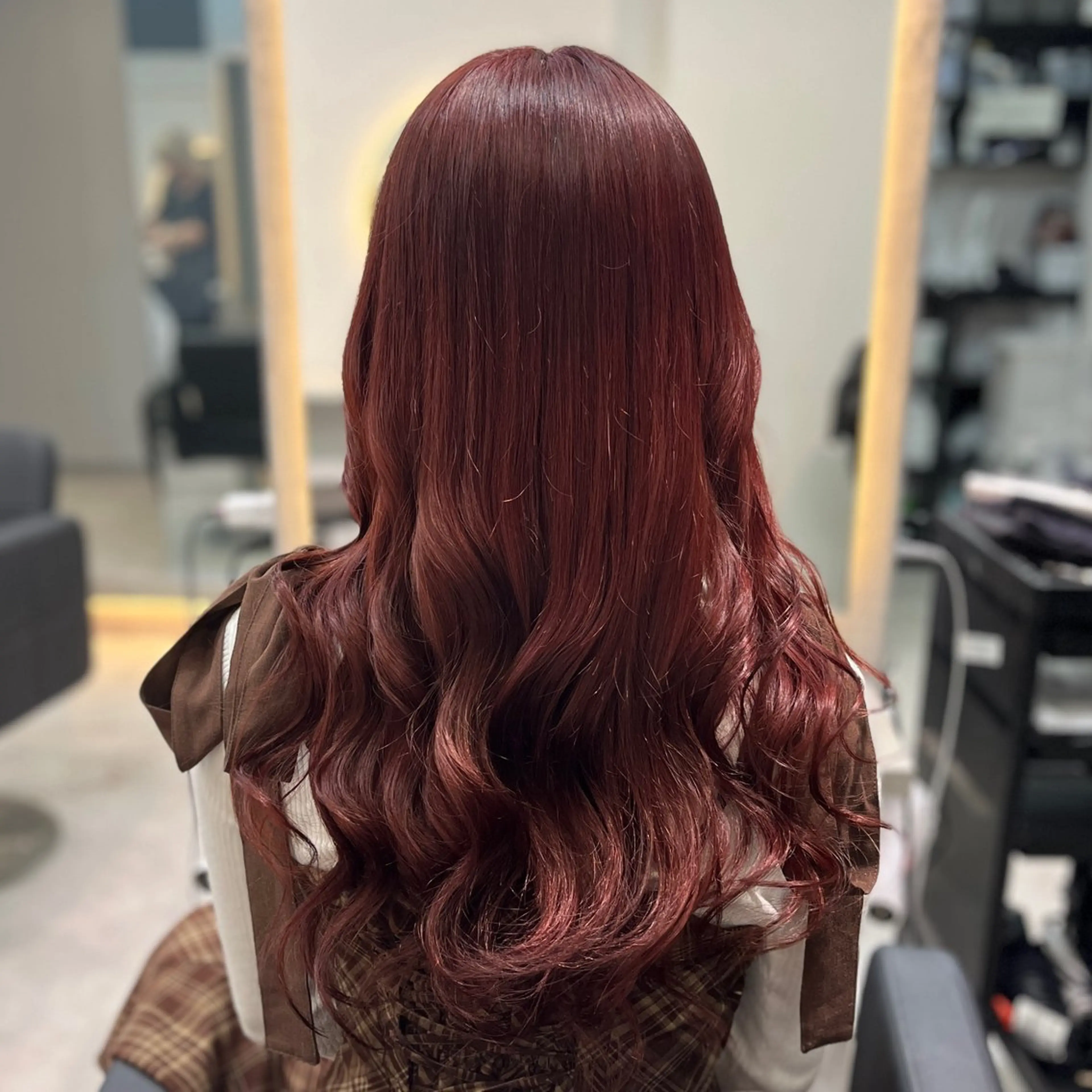 カラー ブリーチ ボルドーカラー ダブルカラー ブリーチなしカラー レッドカラー ヘアカラー MOMOKA /　Lapis今泉店のヘアスタイル