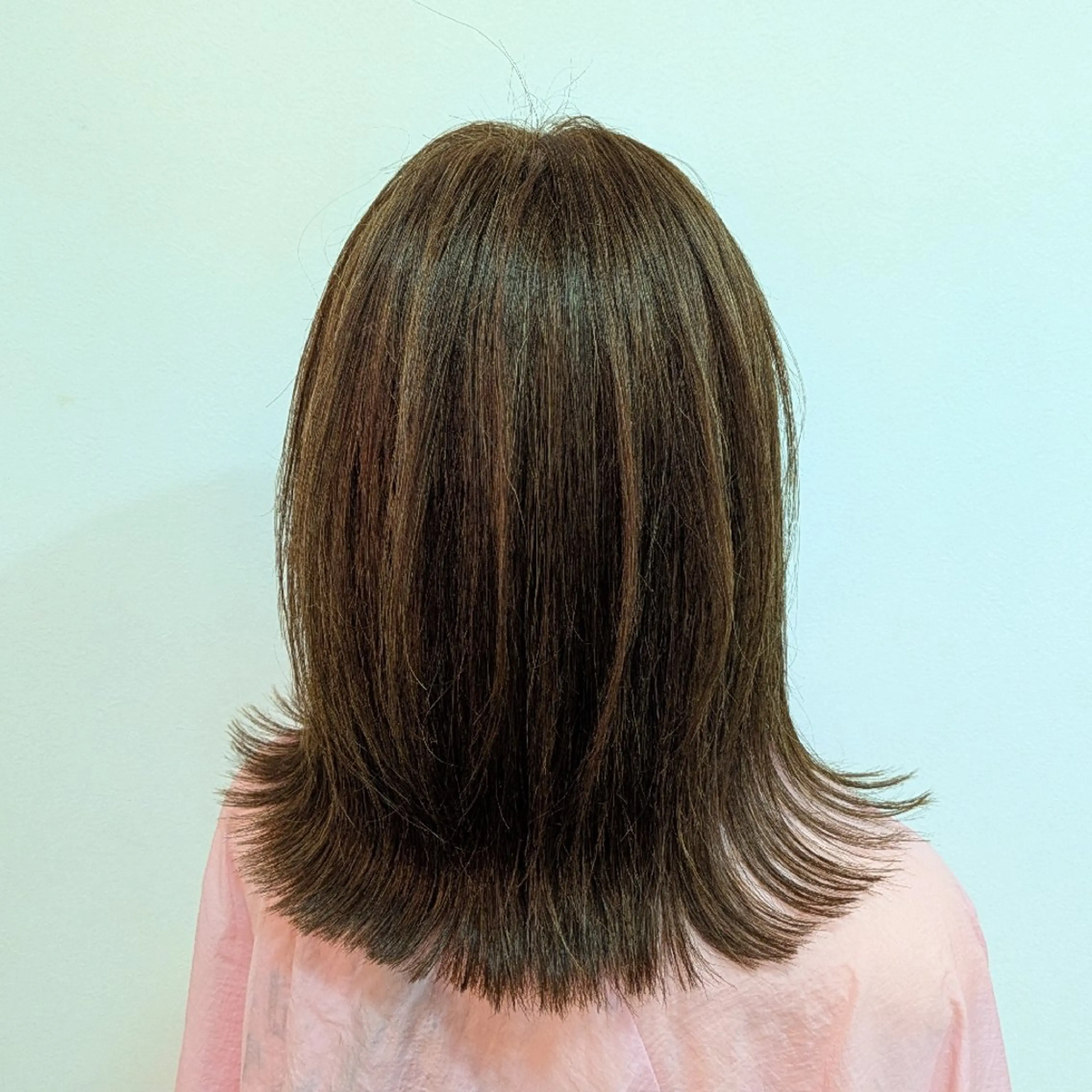 ミディアム レイヤーカット 美容室IWAMI所属・中谷亮介/白髪染め /髪質改善のヘアスタイル