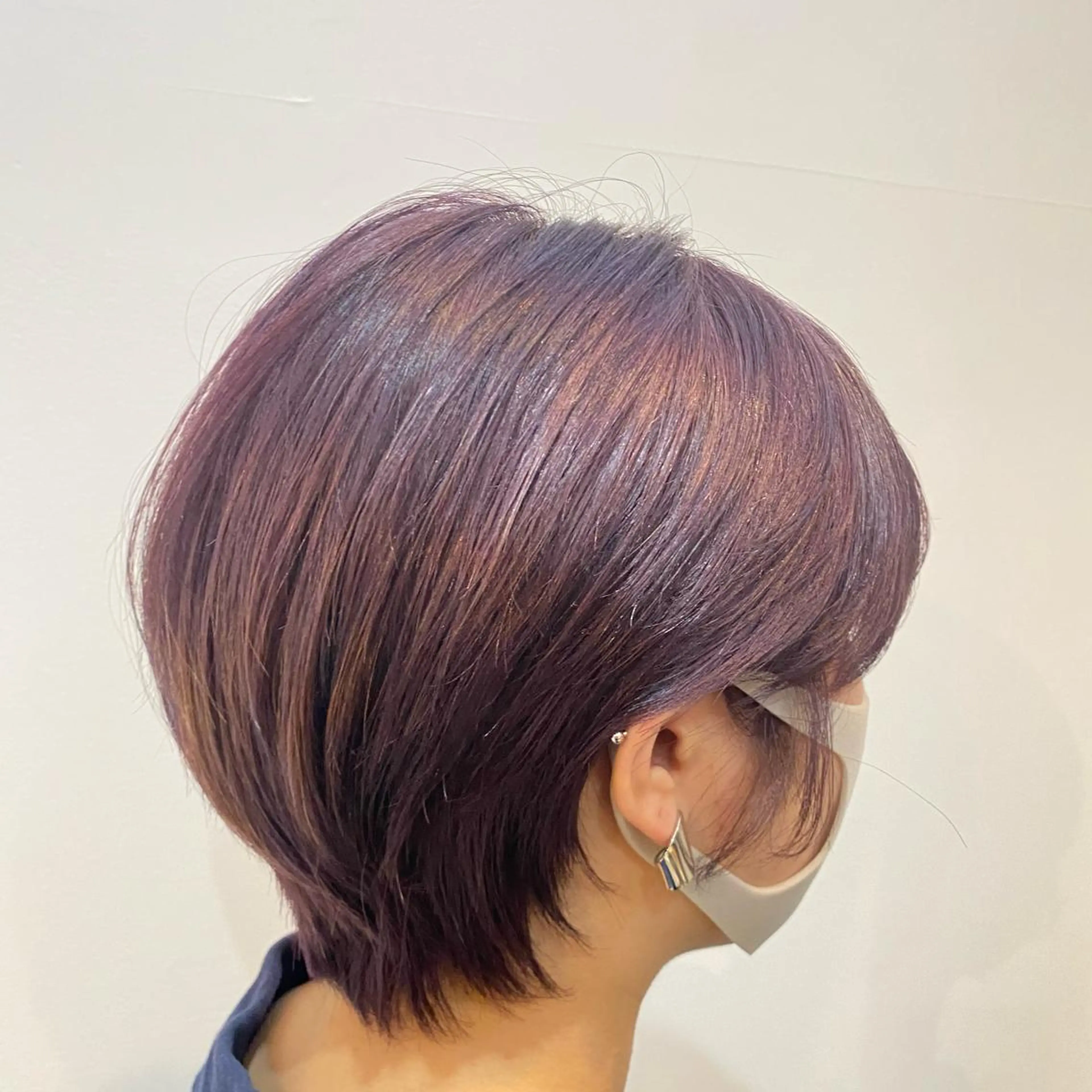 ショート カラー あやめ【顔まわり/レ イヤー/柔らかカラ】のヘアスタイル