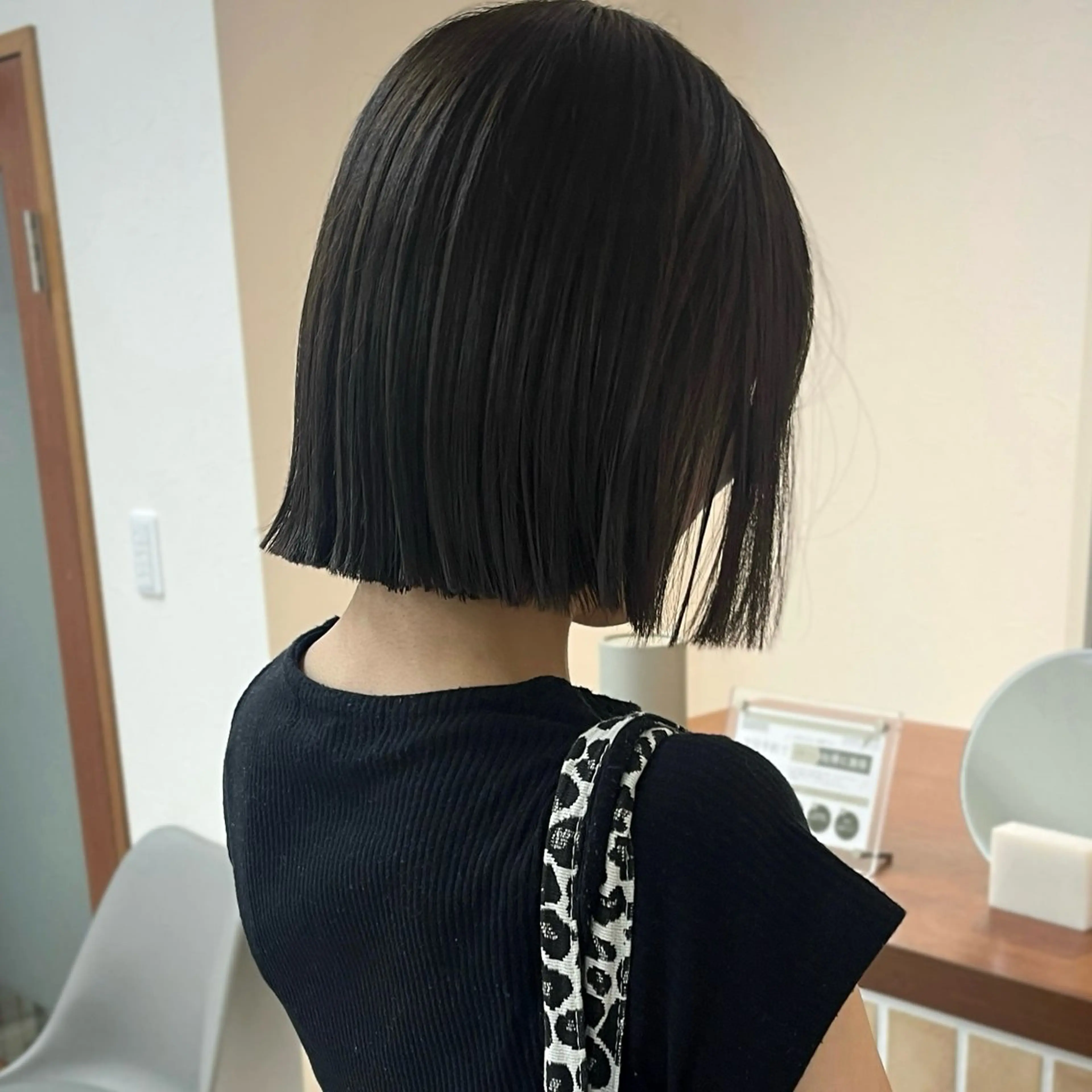 ショート カラー グレージュ オリーブグレージュ オリーブグレー ボブ カット ヘアカラー トリートメント ボブ/透明感カラー /坂口恵梨子のヘアスタイル