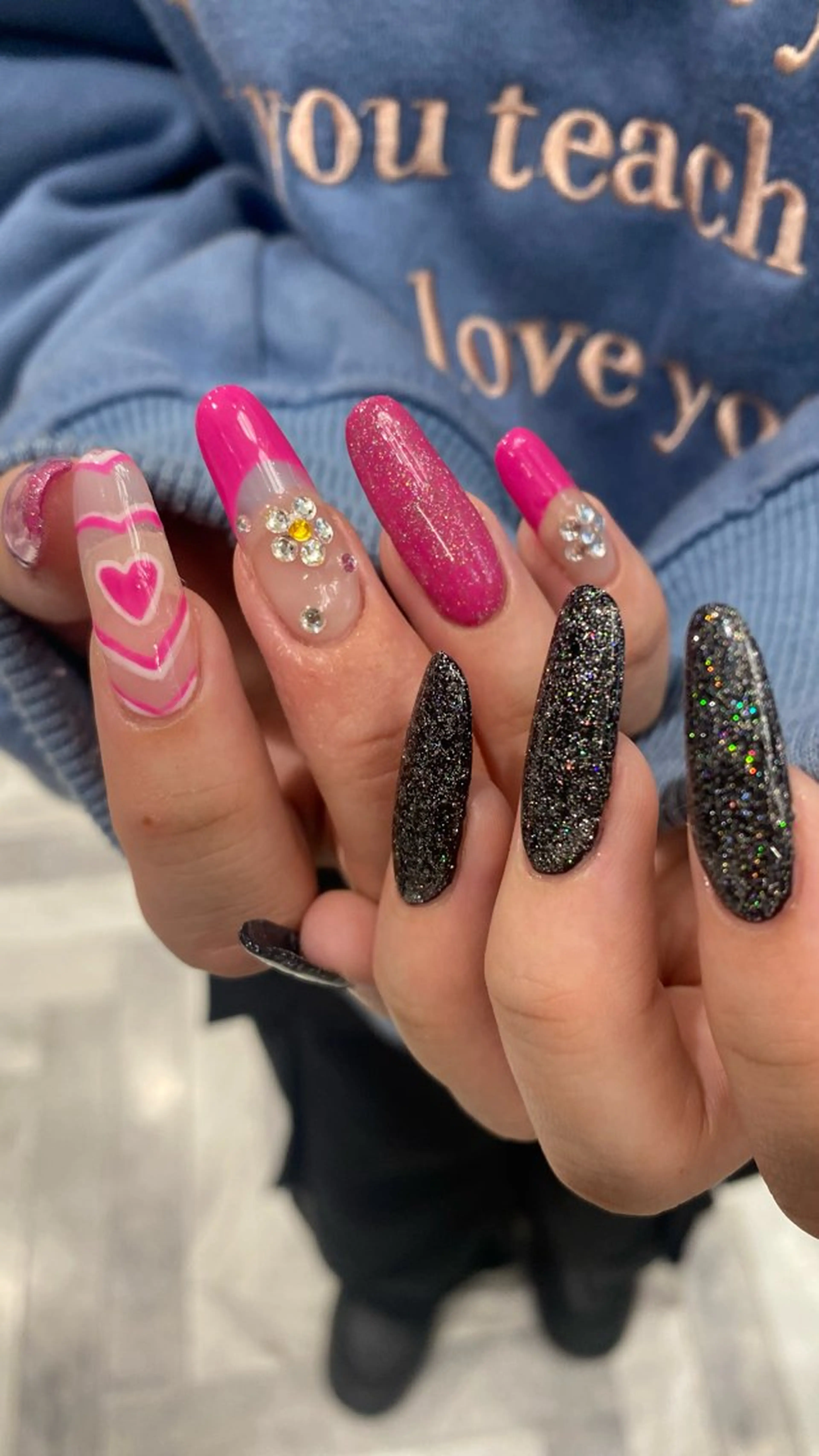 ネイル ハンドネイル カンナ【Y2Kネイル /コーンロウ】のネイルデザイン