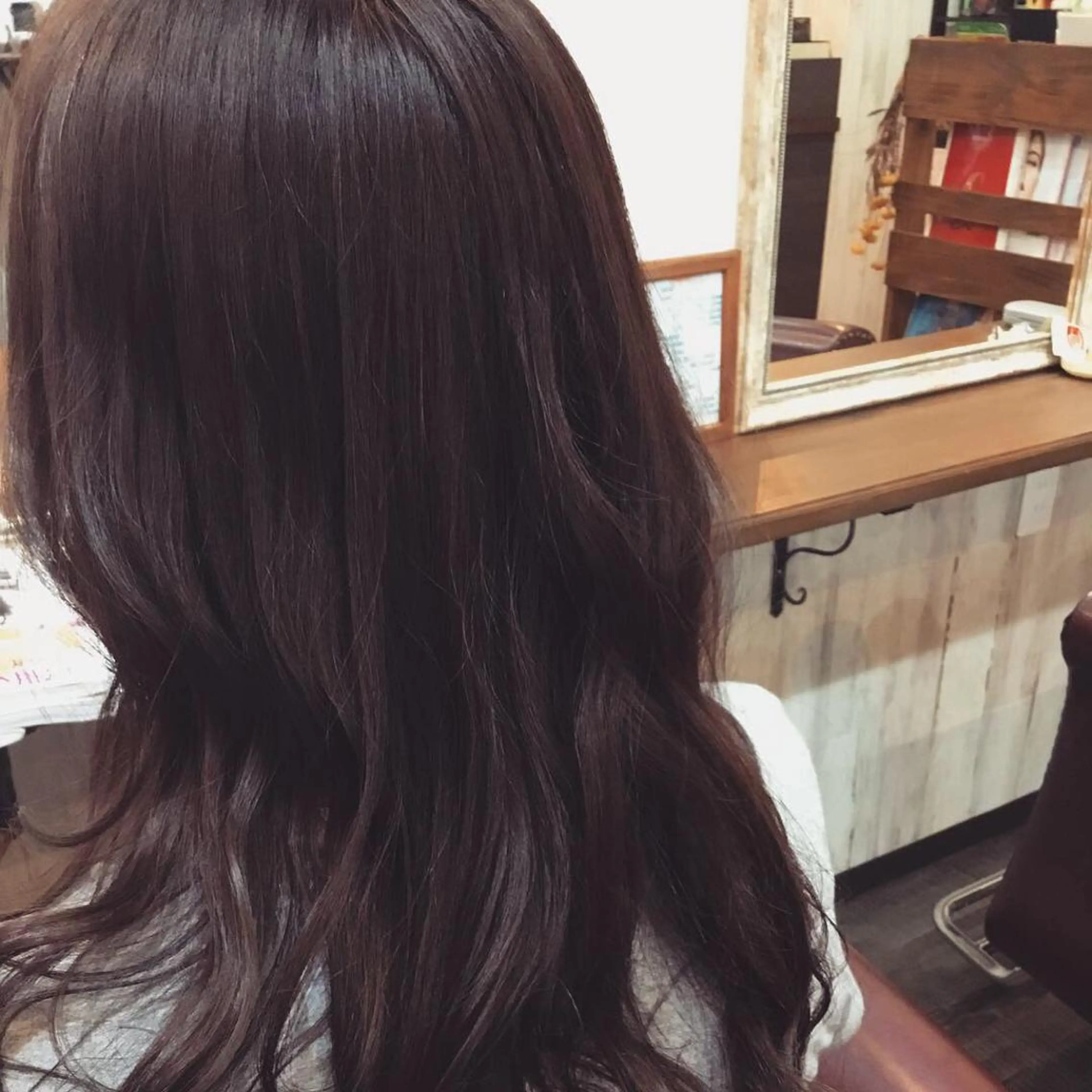 セミロング カラー embrace エンブレイスのヘアスタイル