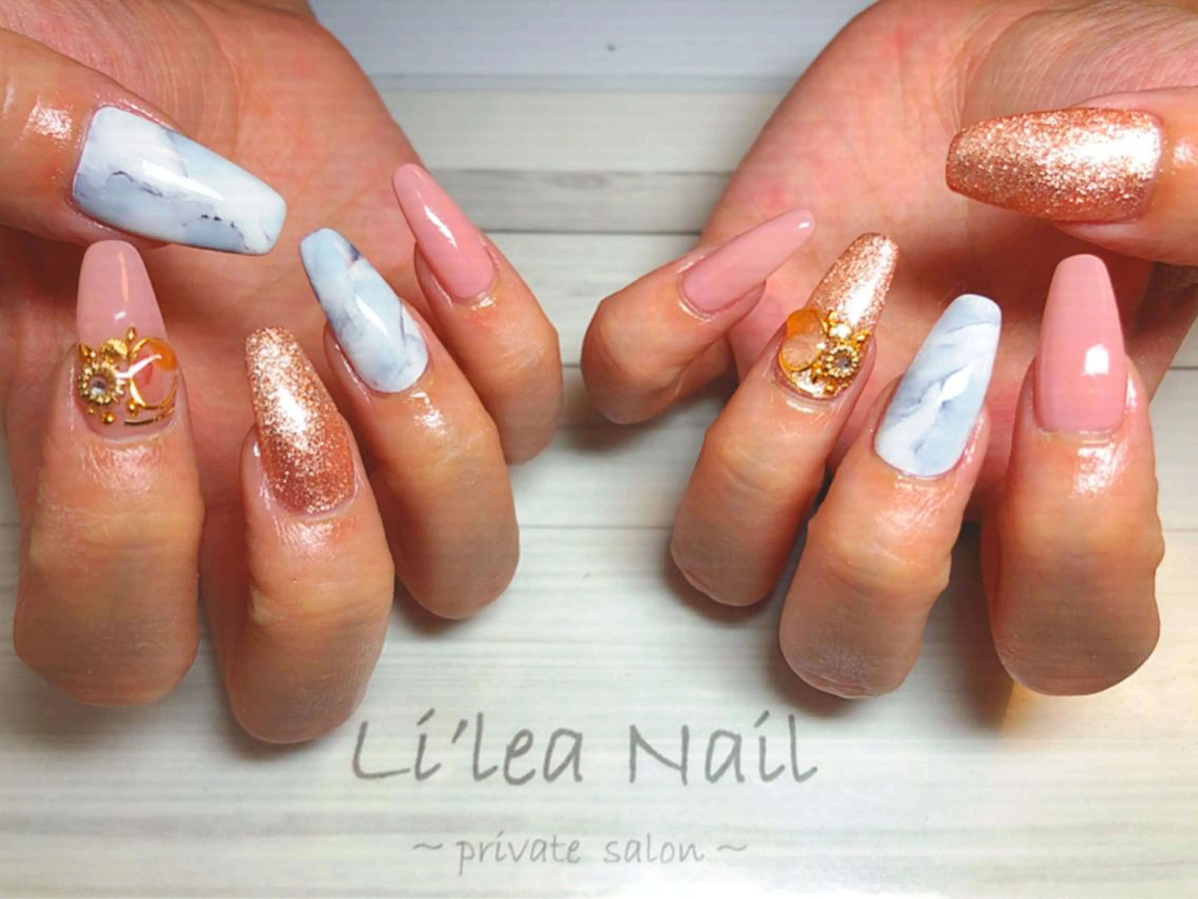 ネイル Li'leaNail AINAのネイルデザイン