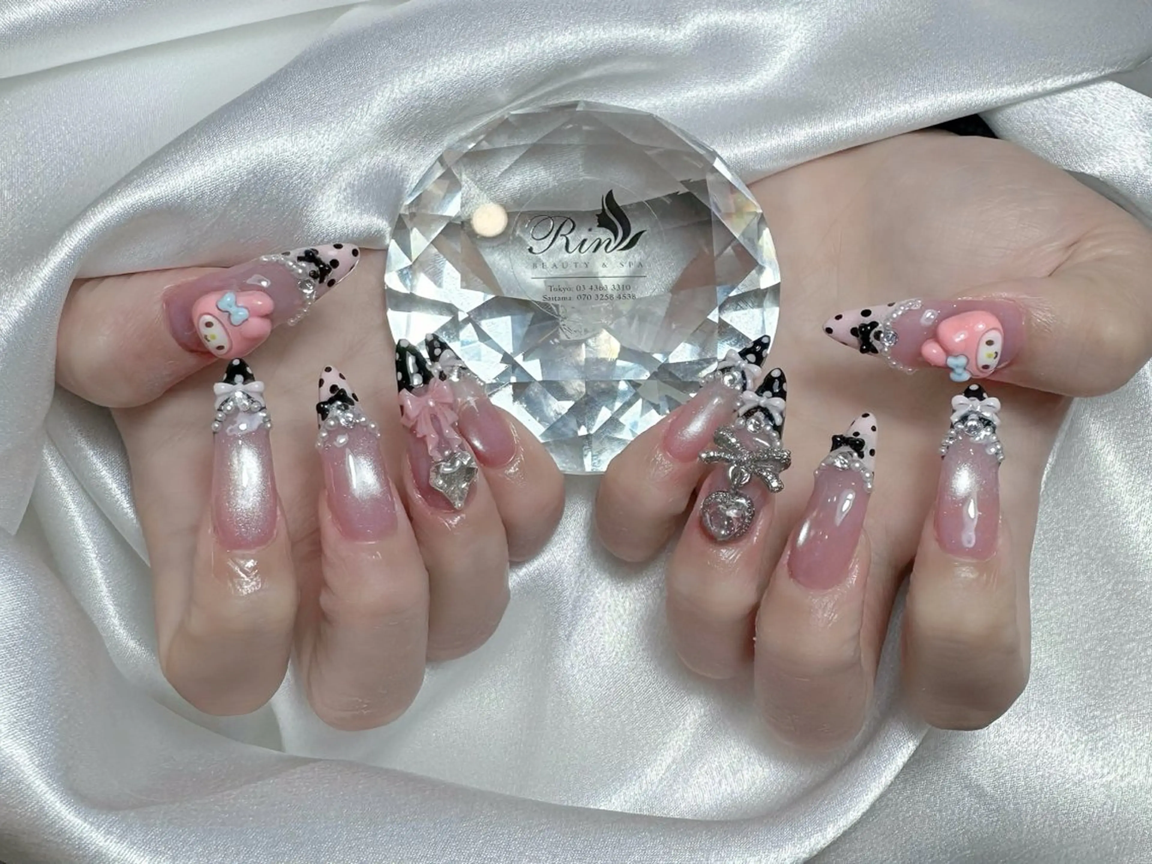 ネイル アートネイル チークネイル ジェルネイル ロングネイル マグネットネイル ハンドネイル Rin Nail 新大久保店のネイルデザイン