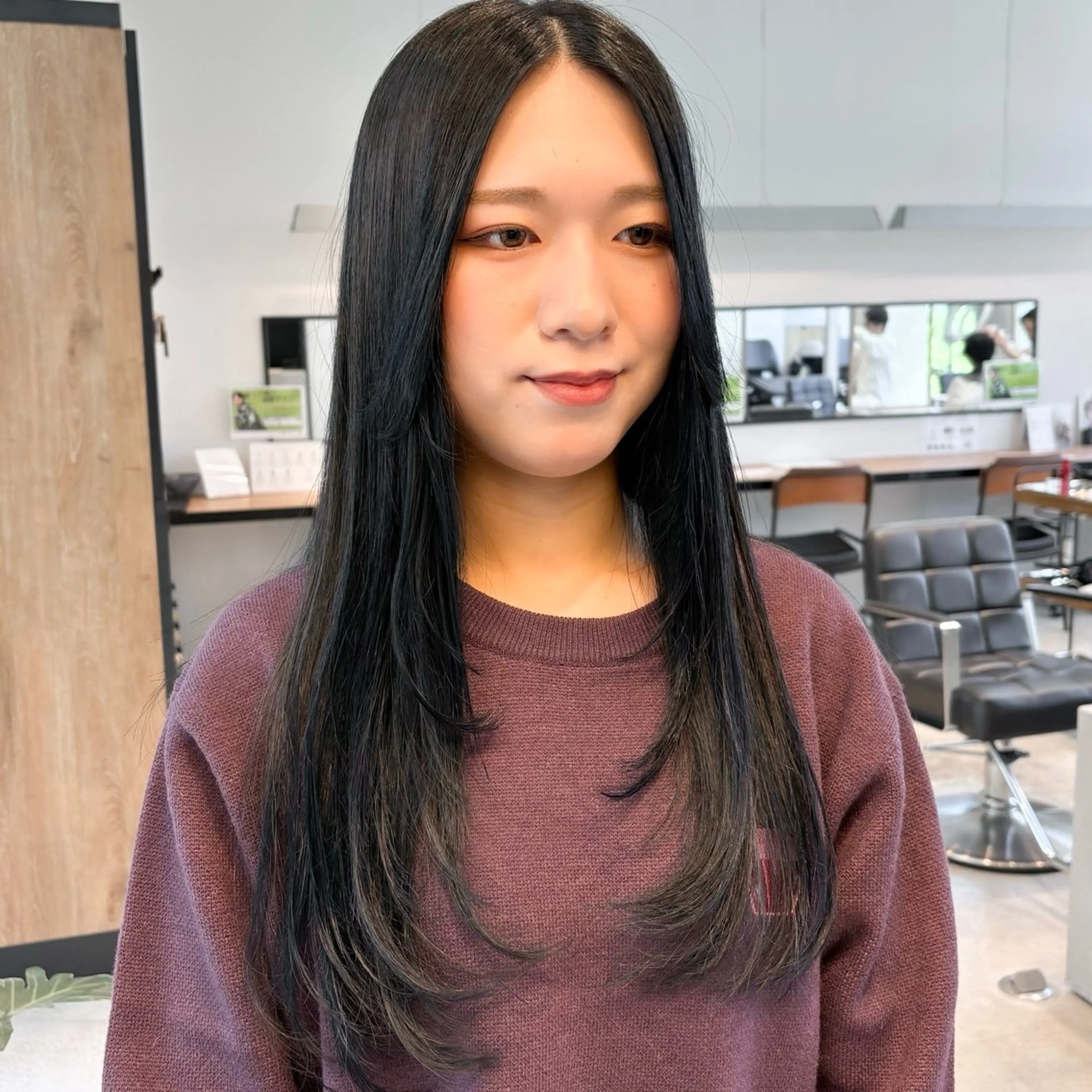 ロング レイヤーカット 金本麗美 ボブパーマ グレージュ/オリーブのヘアスタイル