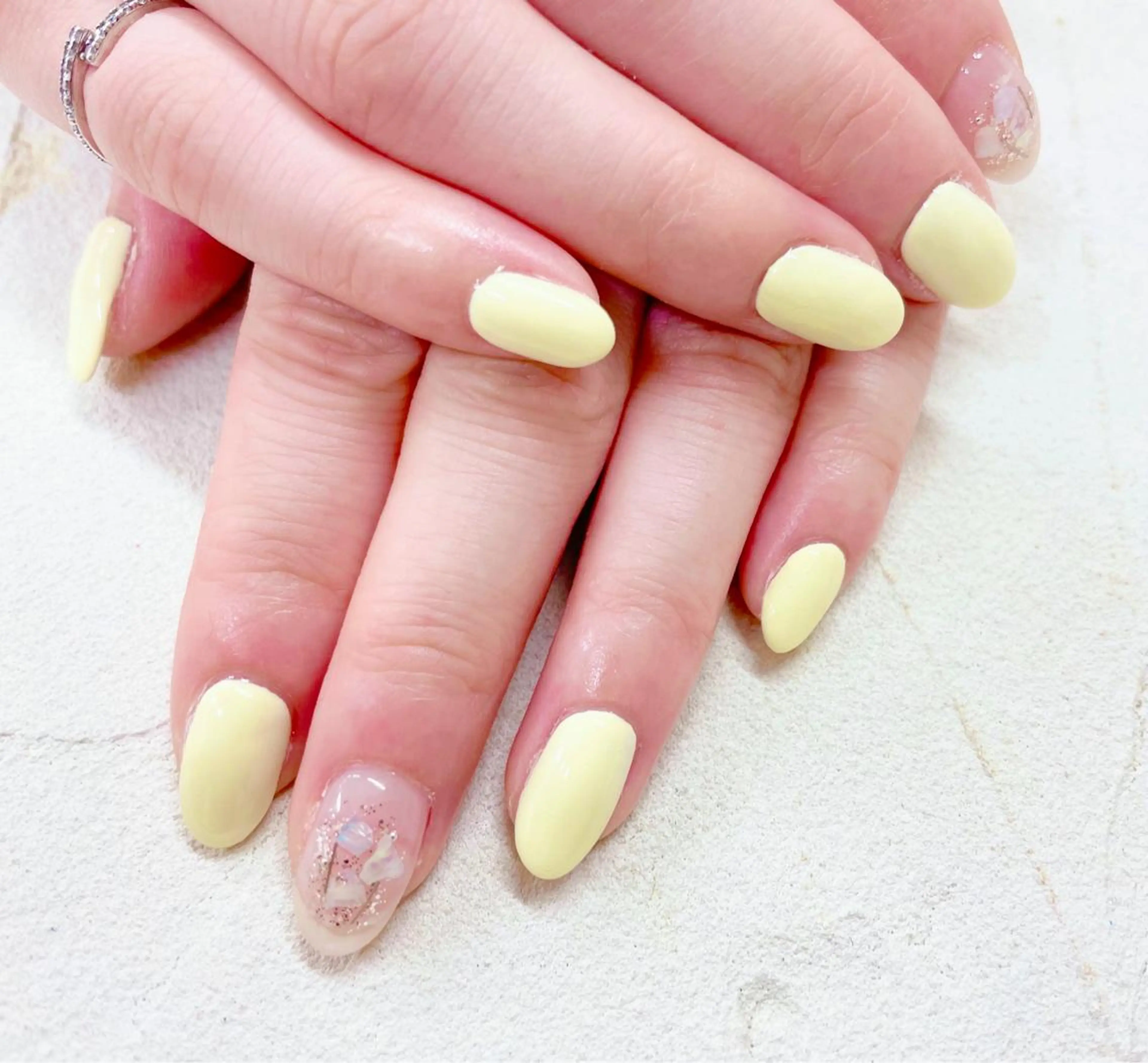 ミディアム イエローカラー ハンドネイル ビアンカ金町店 中島　せり菜のネイルデザイン