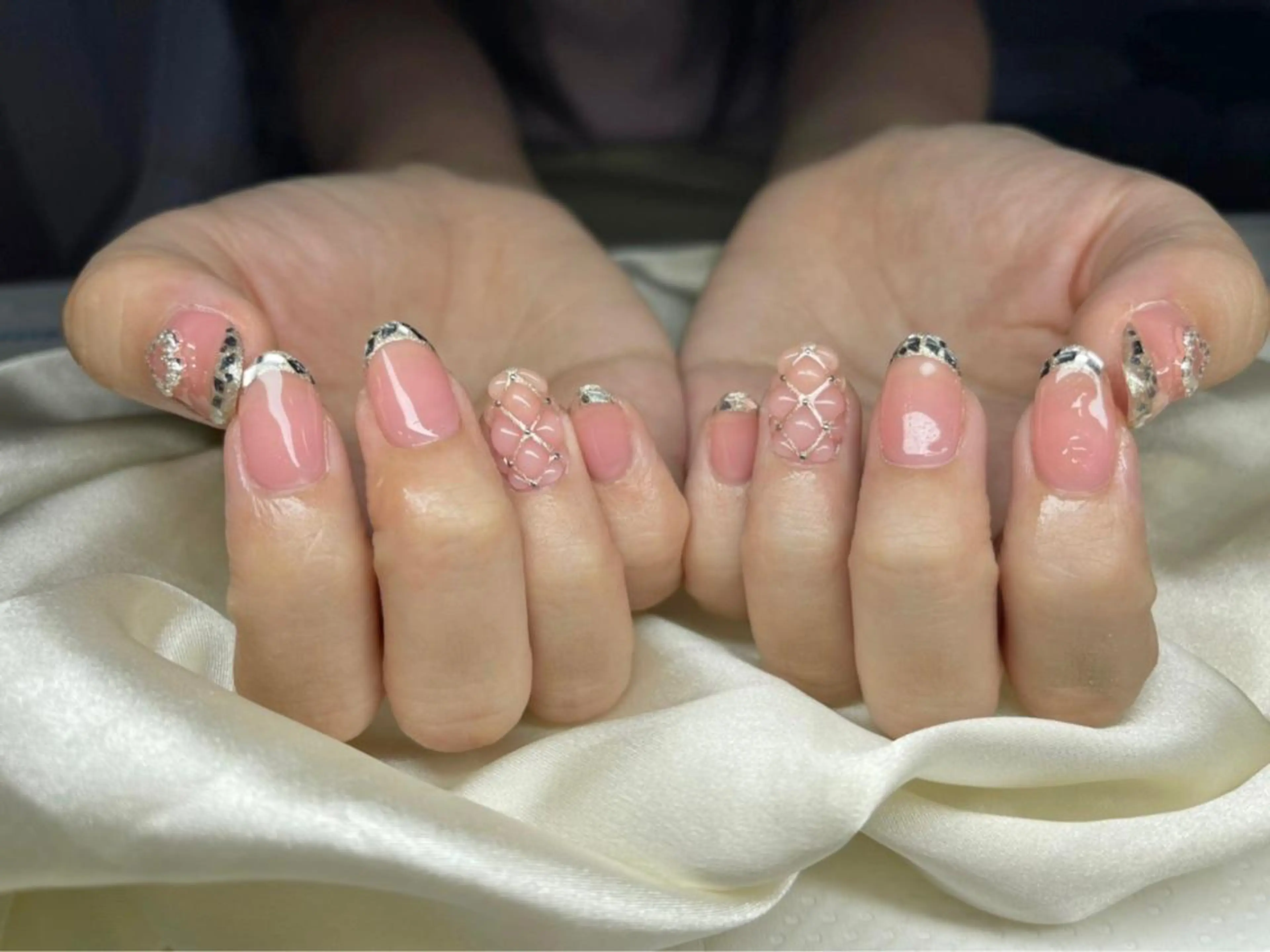 ネイル マツエク・マツパ アイブロウ 韓国風マツエク パリジェンヌラッシュリフト まつげパーマ ワンホンマツエク 長さ出し ハンドネイル Nail&eye Belire 新宿のネイルデザイン