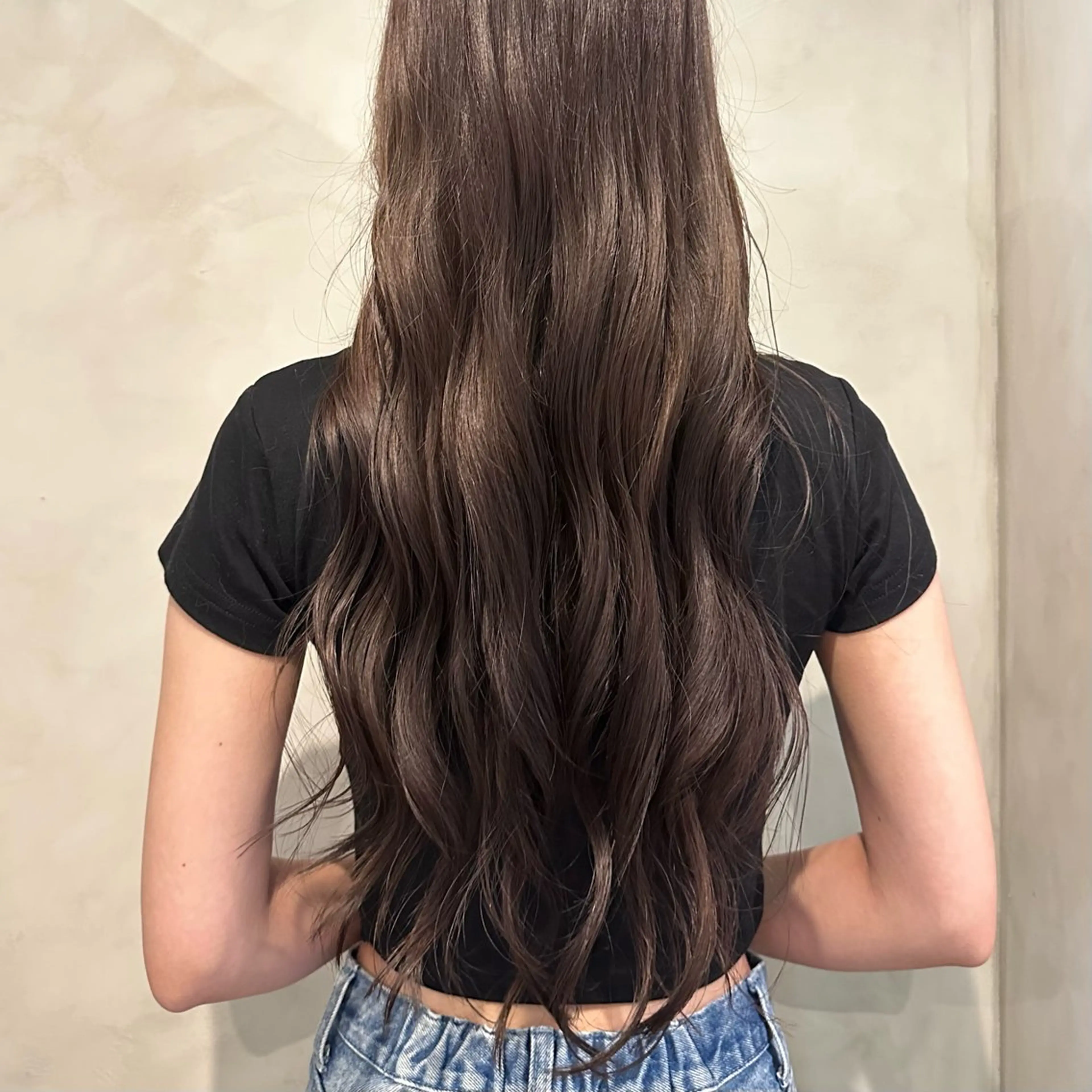 ロング カラー ベージュカラー ブリーチ ラベンダーカラー ラベンダーベージュ ブリーチなしカラー カット ヘアカラー トリートメント Yuki☺︎パーマ レイヤーカットのヘアスタイル