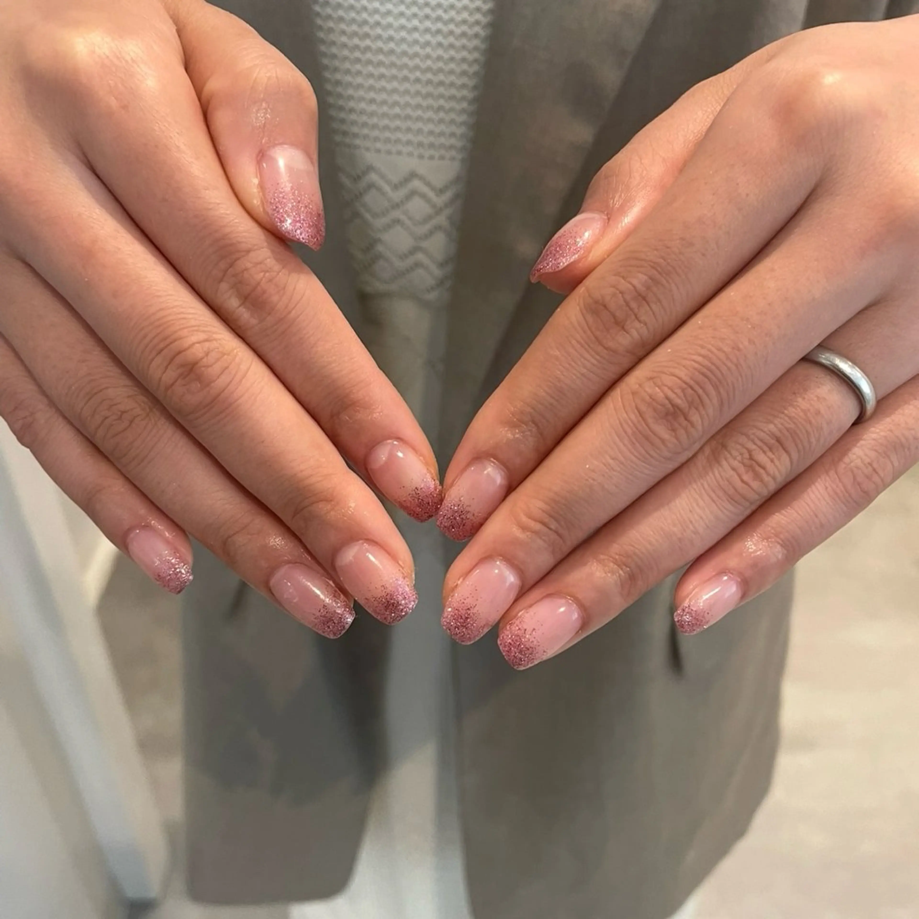 ネイル ハンドネイル 𝑟𝑖𝑠𝑎 🕯‎🤍のネイルデザイン