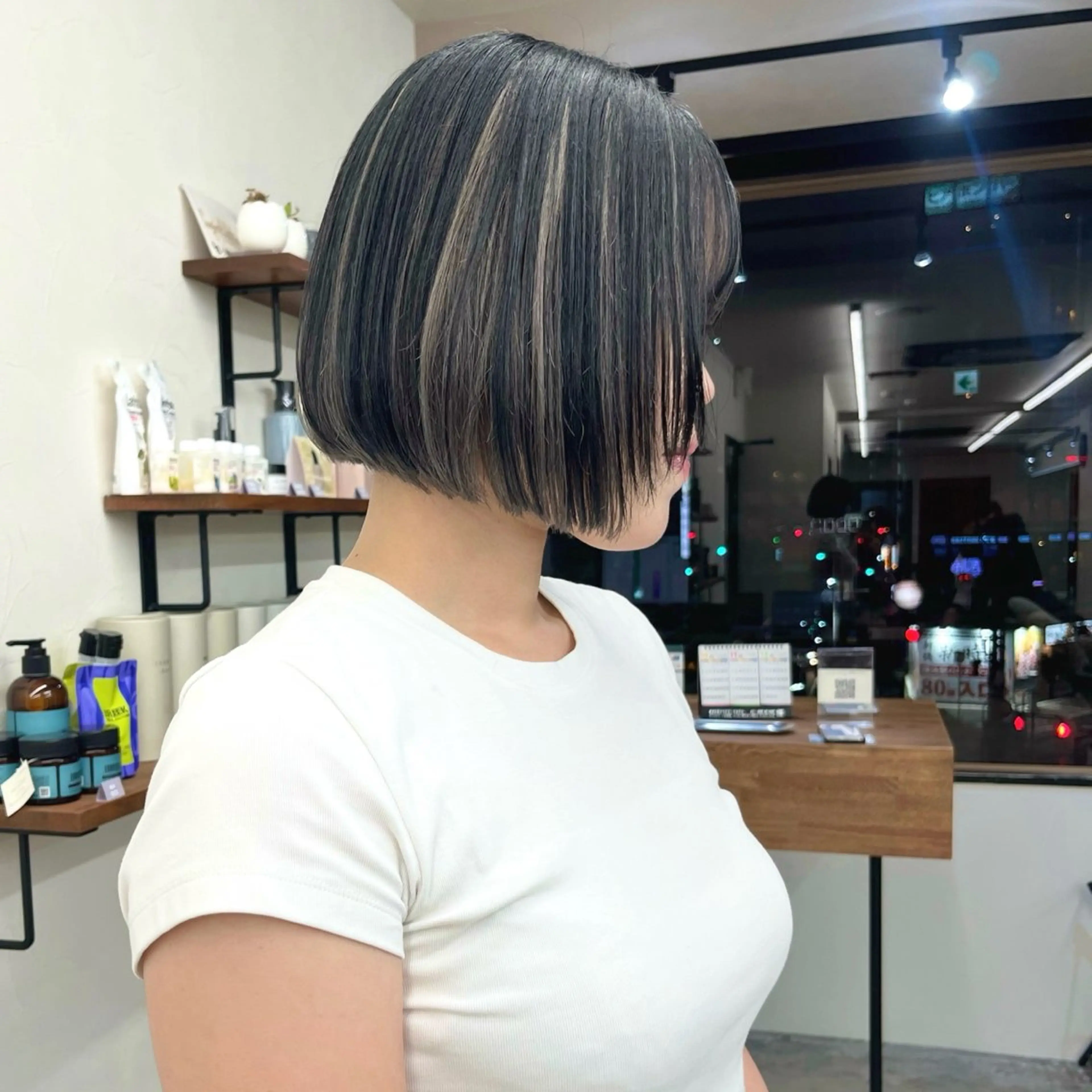 ショート カラー ブリーチ ブリーチなしカラー ボブ 髪質改善 レイヤーカット カット ヘアカラー トリートメント 初めてのショート お任せください✂️のヘアスタイル